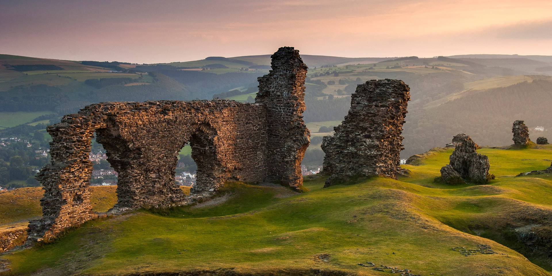 Enchanting View Of Castell Dinas Bran, Wales Background