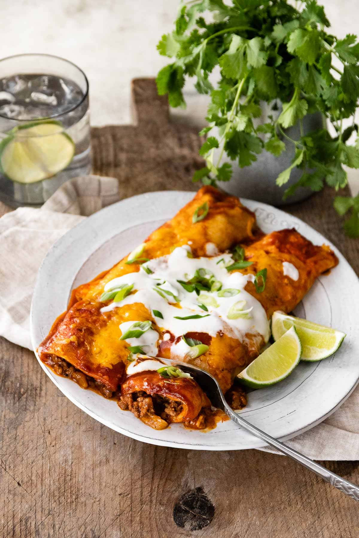 Enchiladas And Sour Cream With Limes