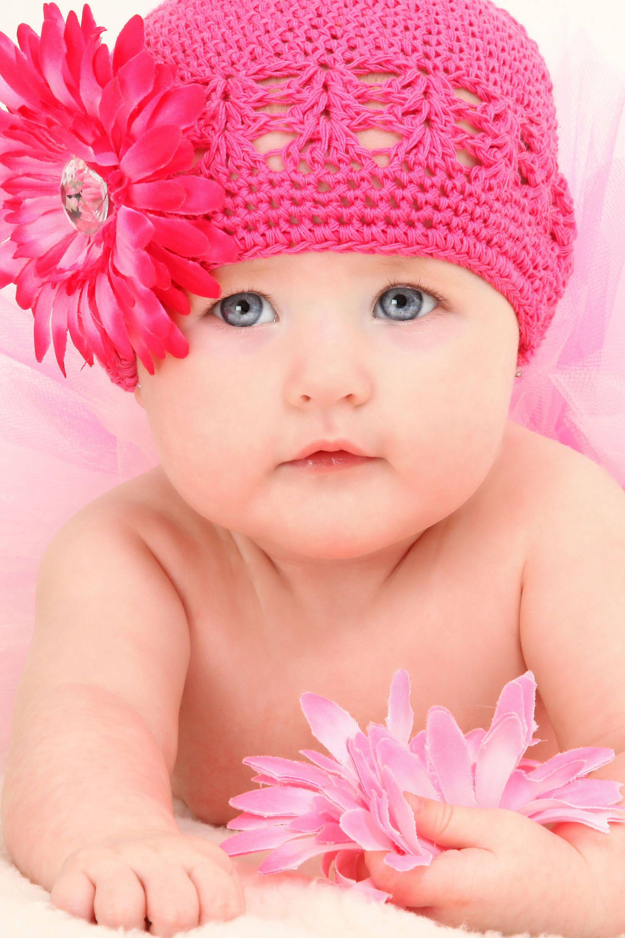 Endearing Baby Photography -newborn Wearing Crochet Bonnet Background