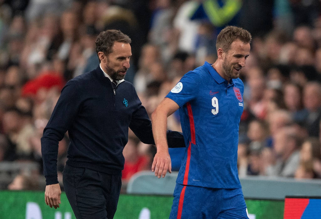 England National Football Team Kane With Gareth Southgate Background