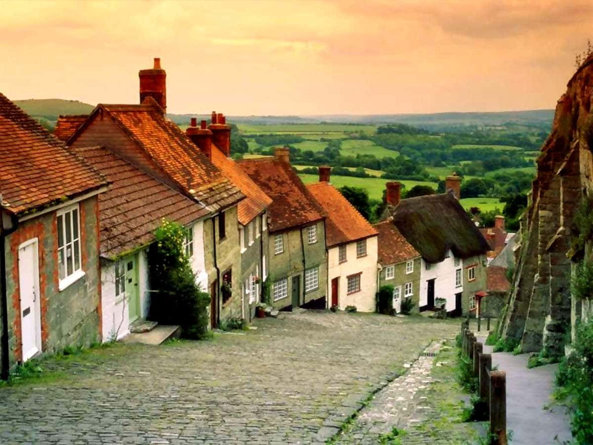 England Village Of Shaftesbury Gold Hill Background