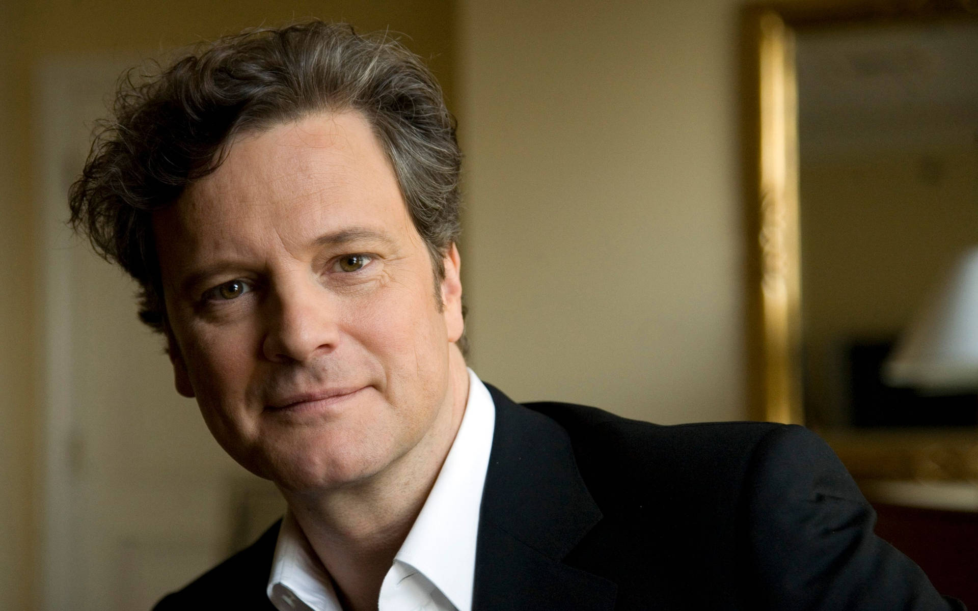 English Actor Colin Firth 2009 Photoshoot Background