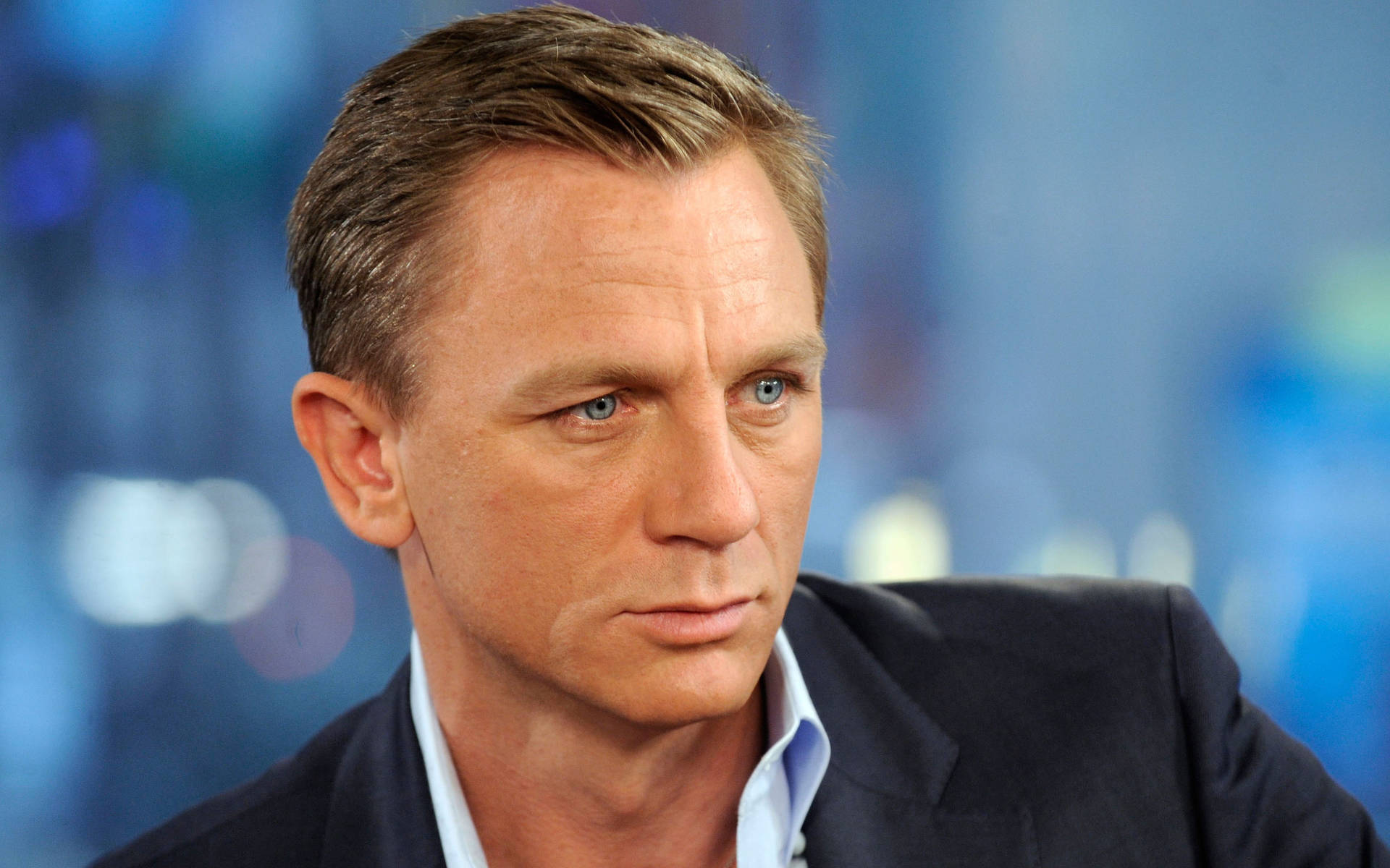 English Celebrity Daniel Craig Background
