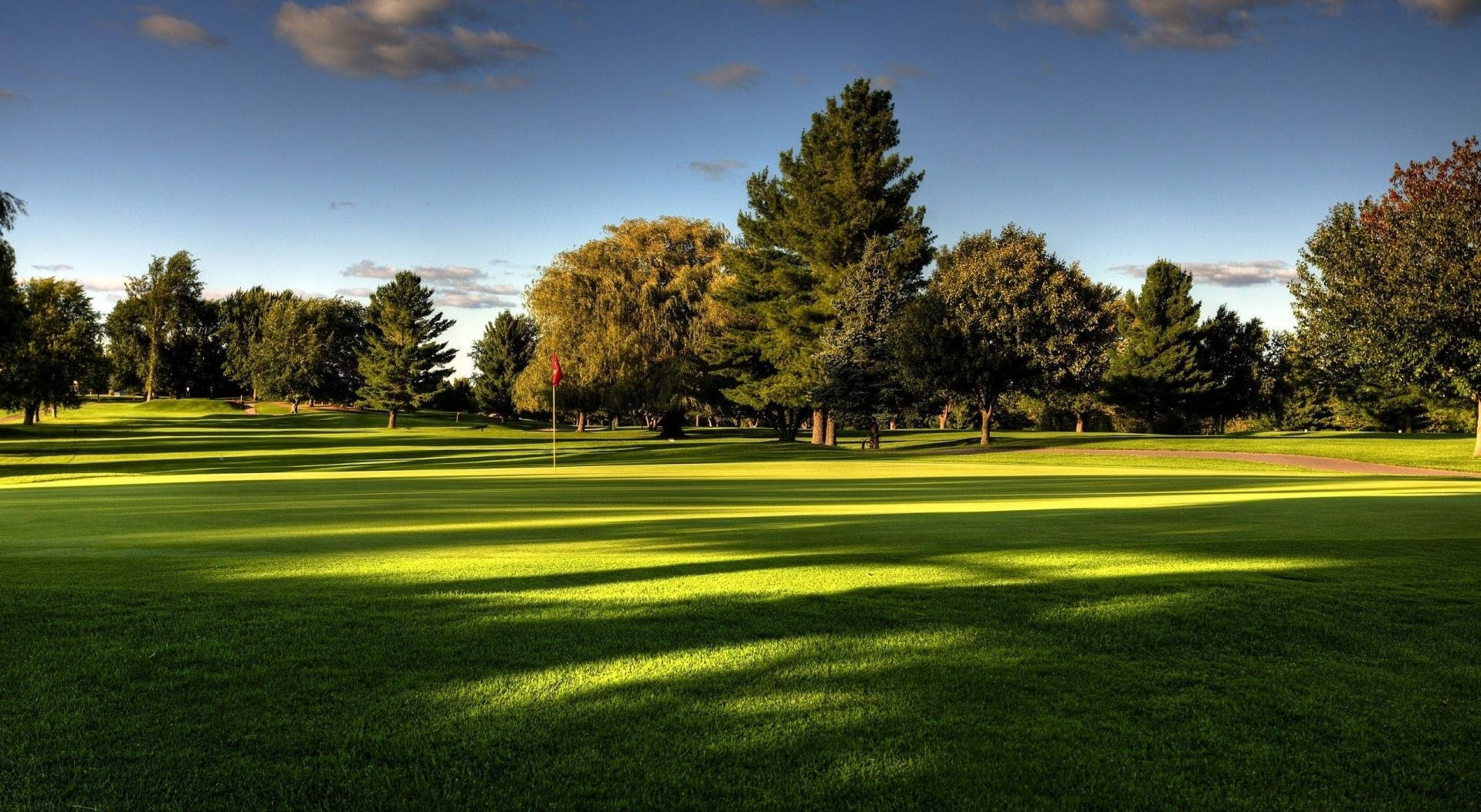 Enjoy A Round Of Golf On An Hd Desktop Background