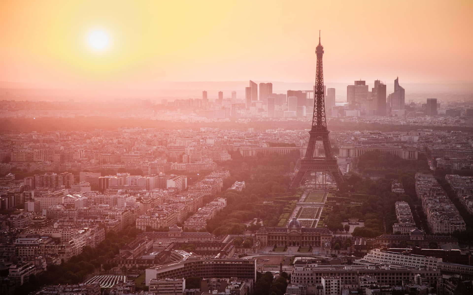 Enjoy A Scene Of Paris On Your Desktop Background