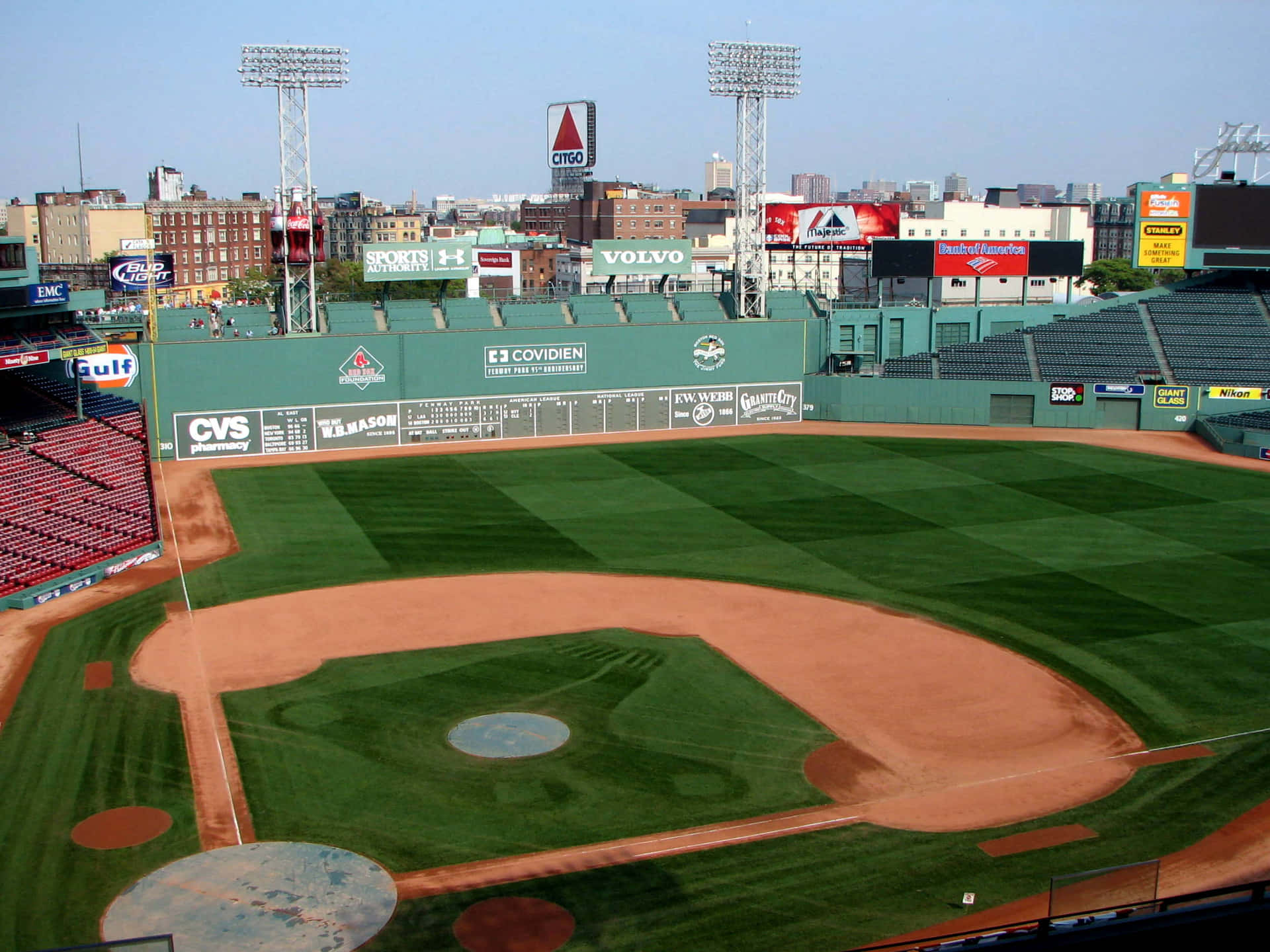 Enjoy A Signature Fenway Park Experience With The 4k View. Background