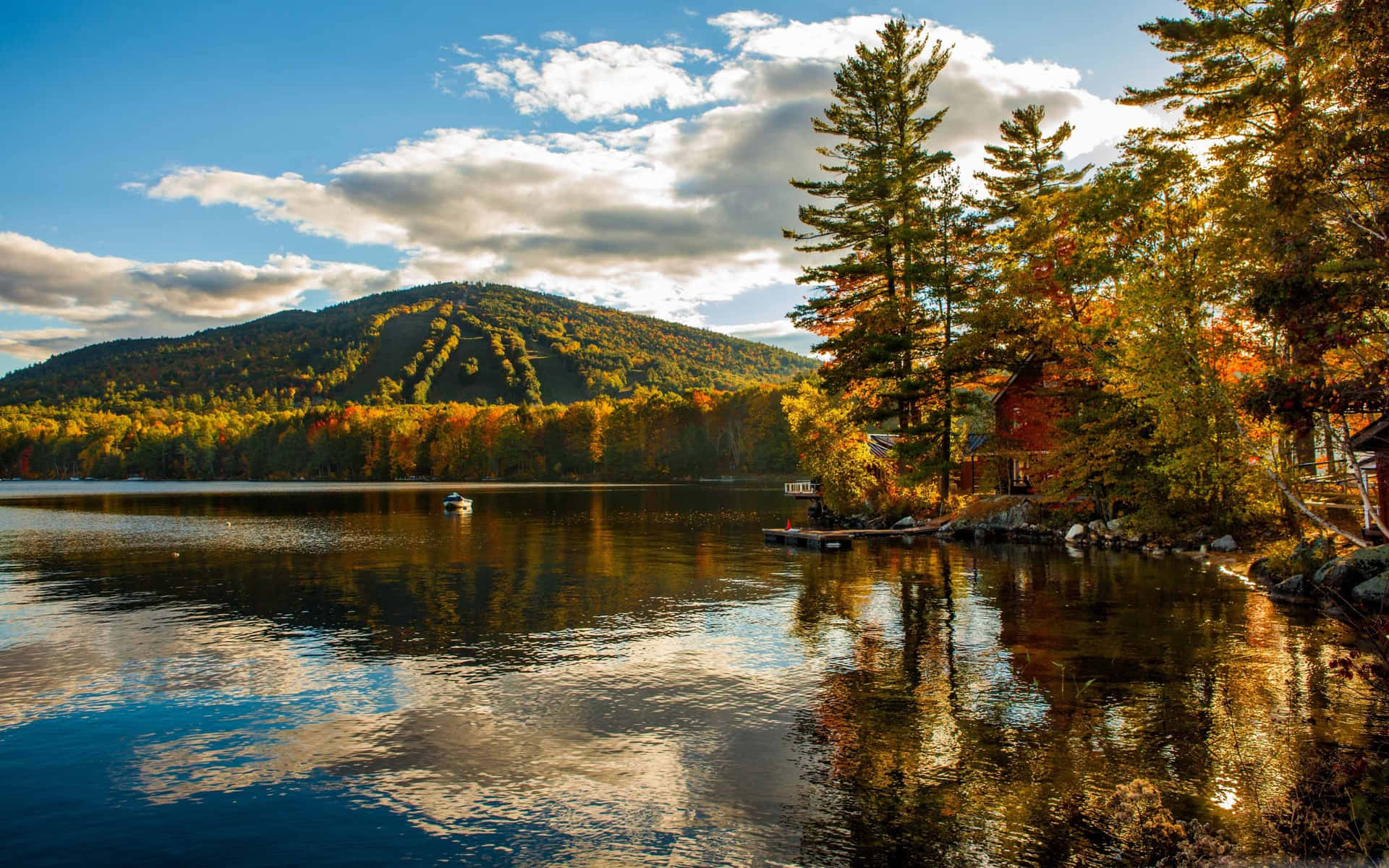 Enjoy A Stunning Autumn In New England Background