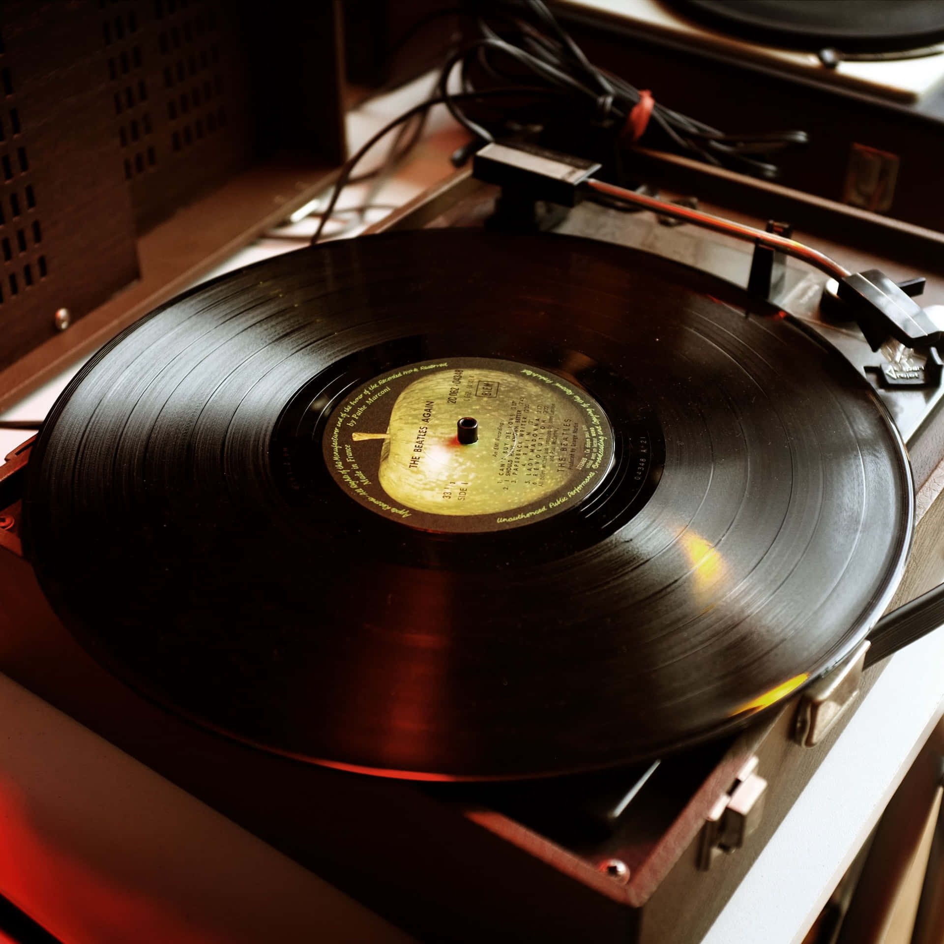 Enjoy Classic Tunes With Vinyl Records