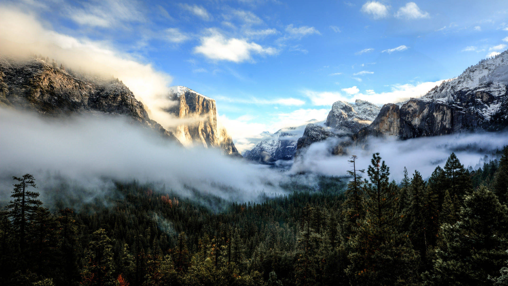 Enjoy Nature's Beauty At This Spectacular Mountain View Background