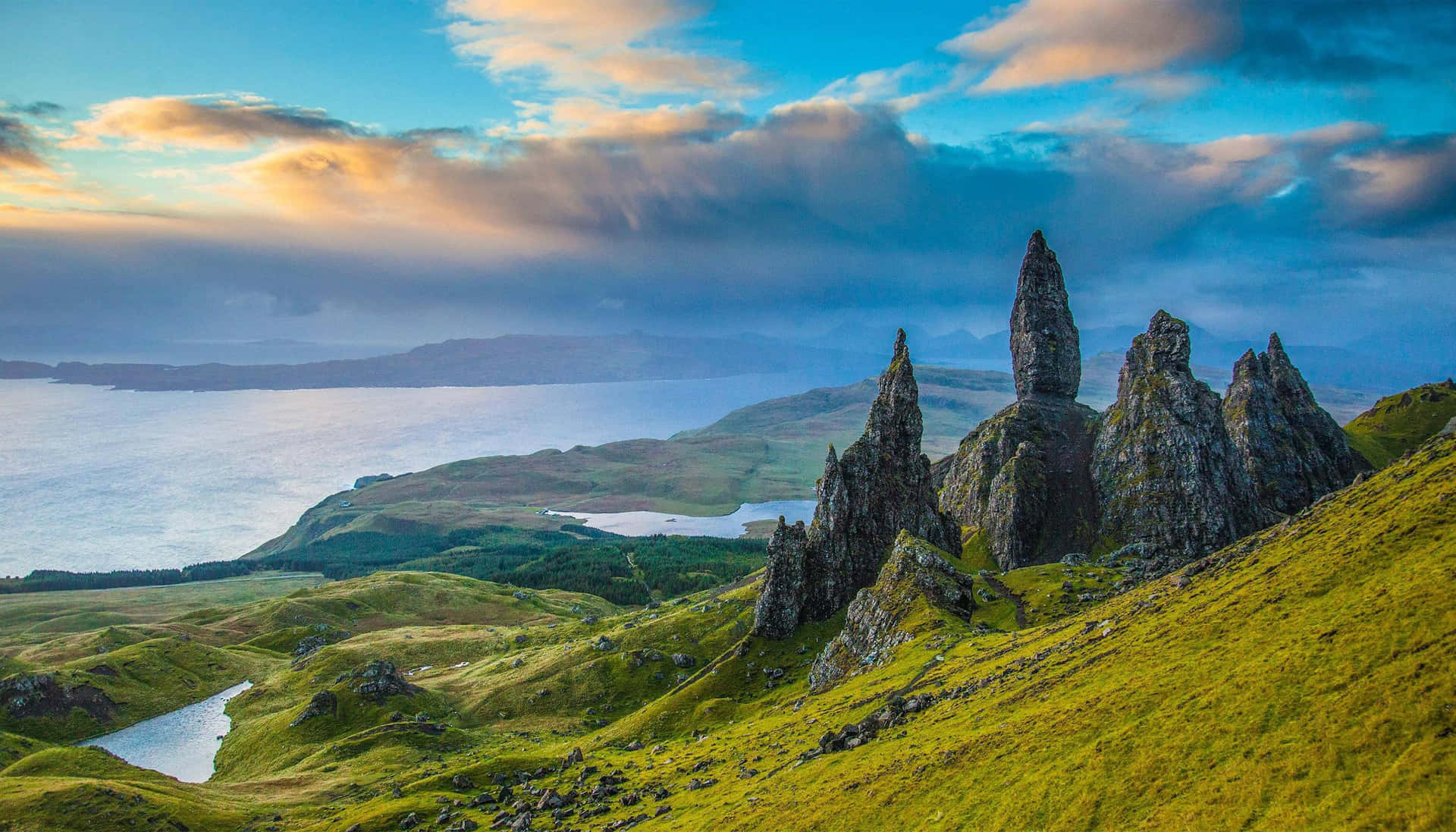 Enjoy Scotland's Natural Beauty Background