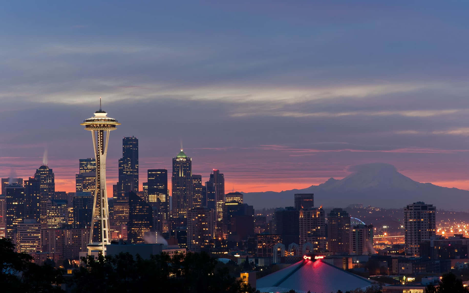 Enjoy Seattle's Bustling Downtown Skyline Background