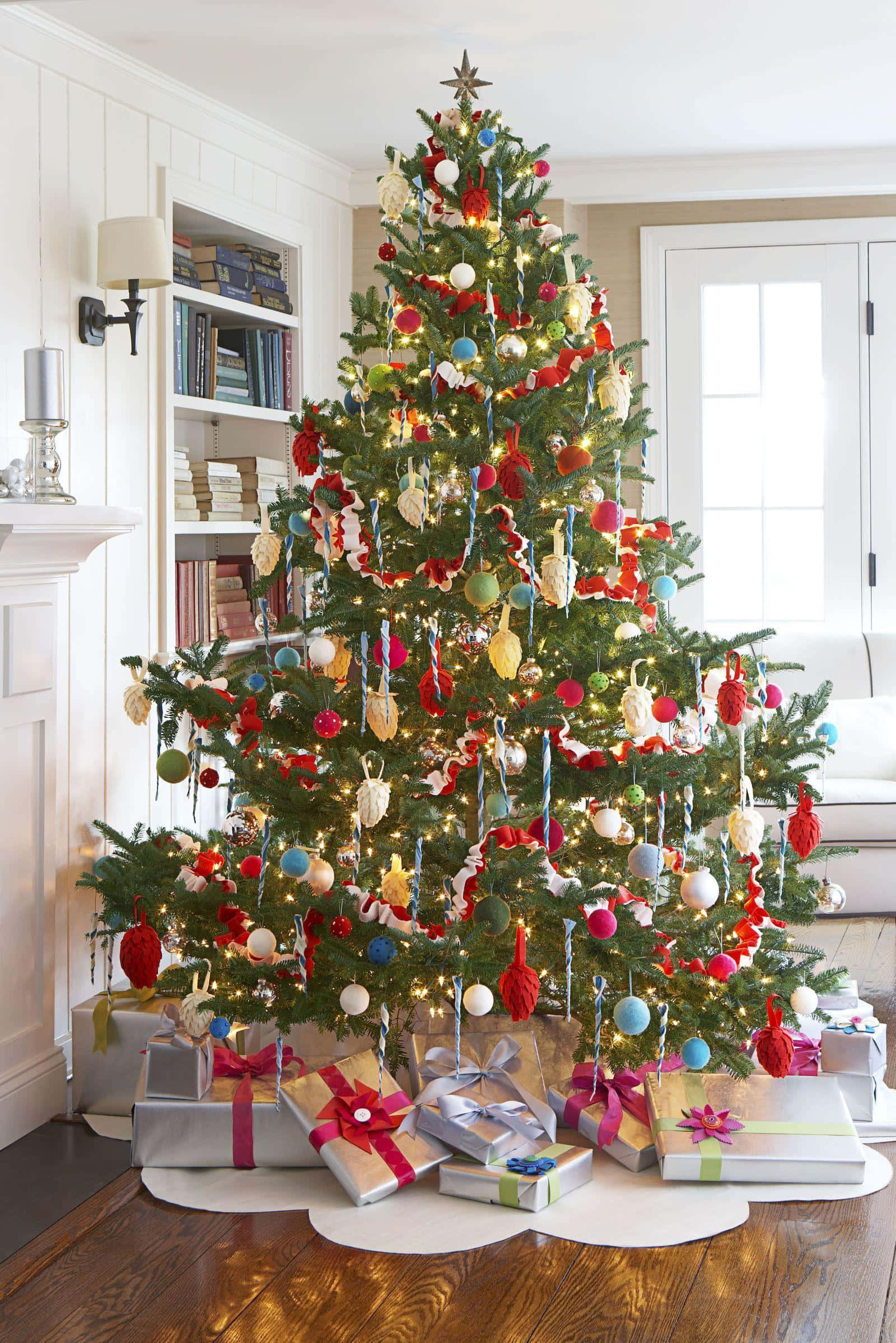 Enjoy The Beauty Of A Festive, Evergreen Aesthetic Christmas Tree. Background
