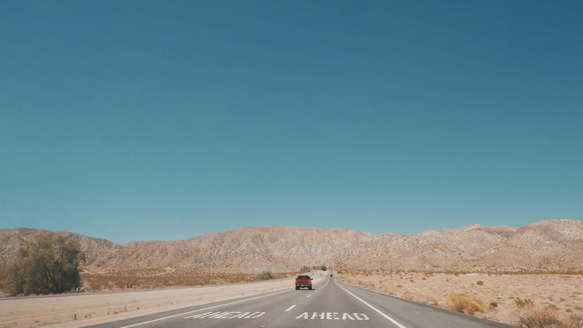 Enjoy The Golden Sands Of Southern California Background