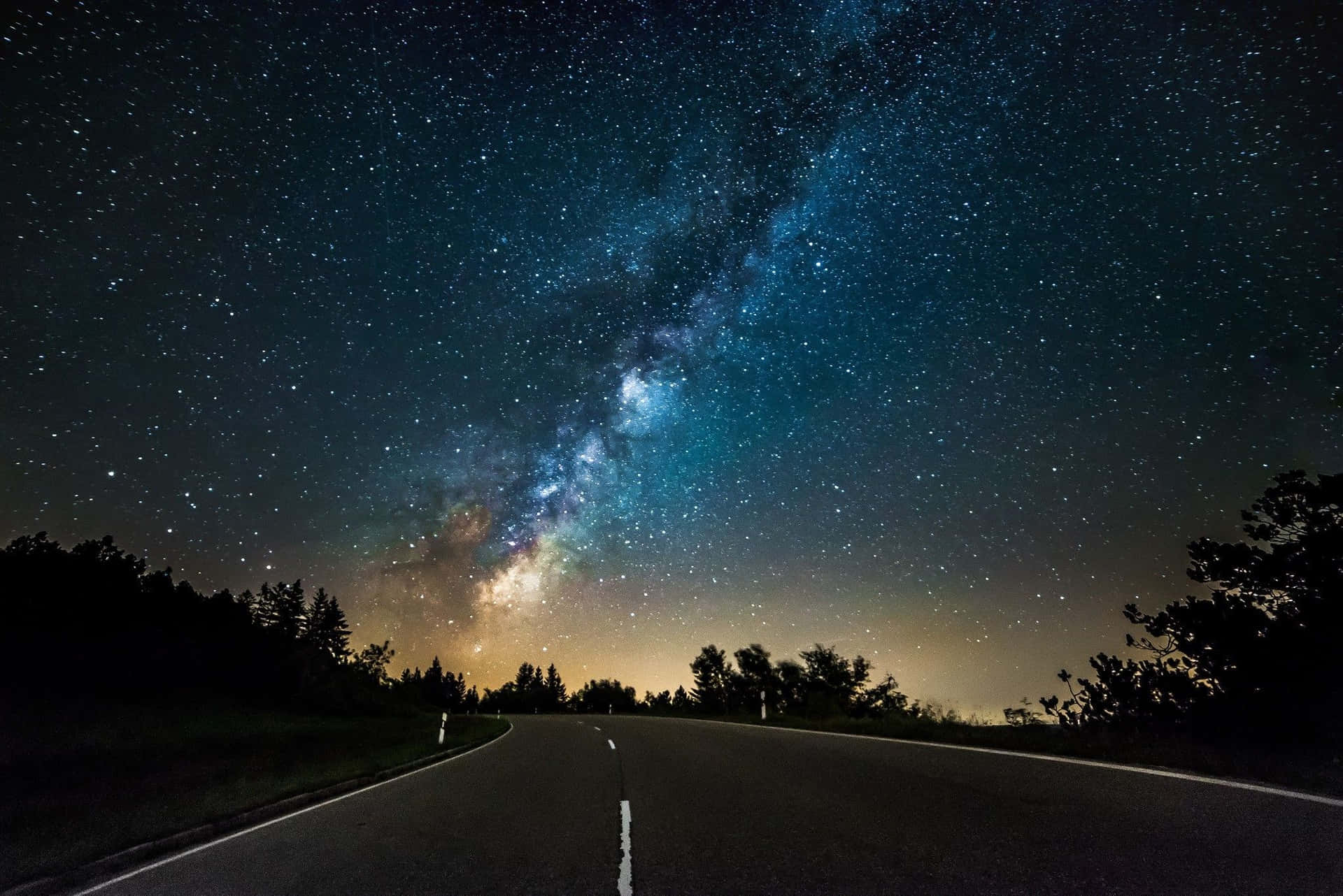 Enjoy The Night Sky With This Beautiful Hd Desktop Wallpaper Background