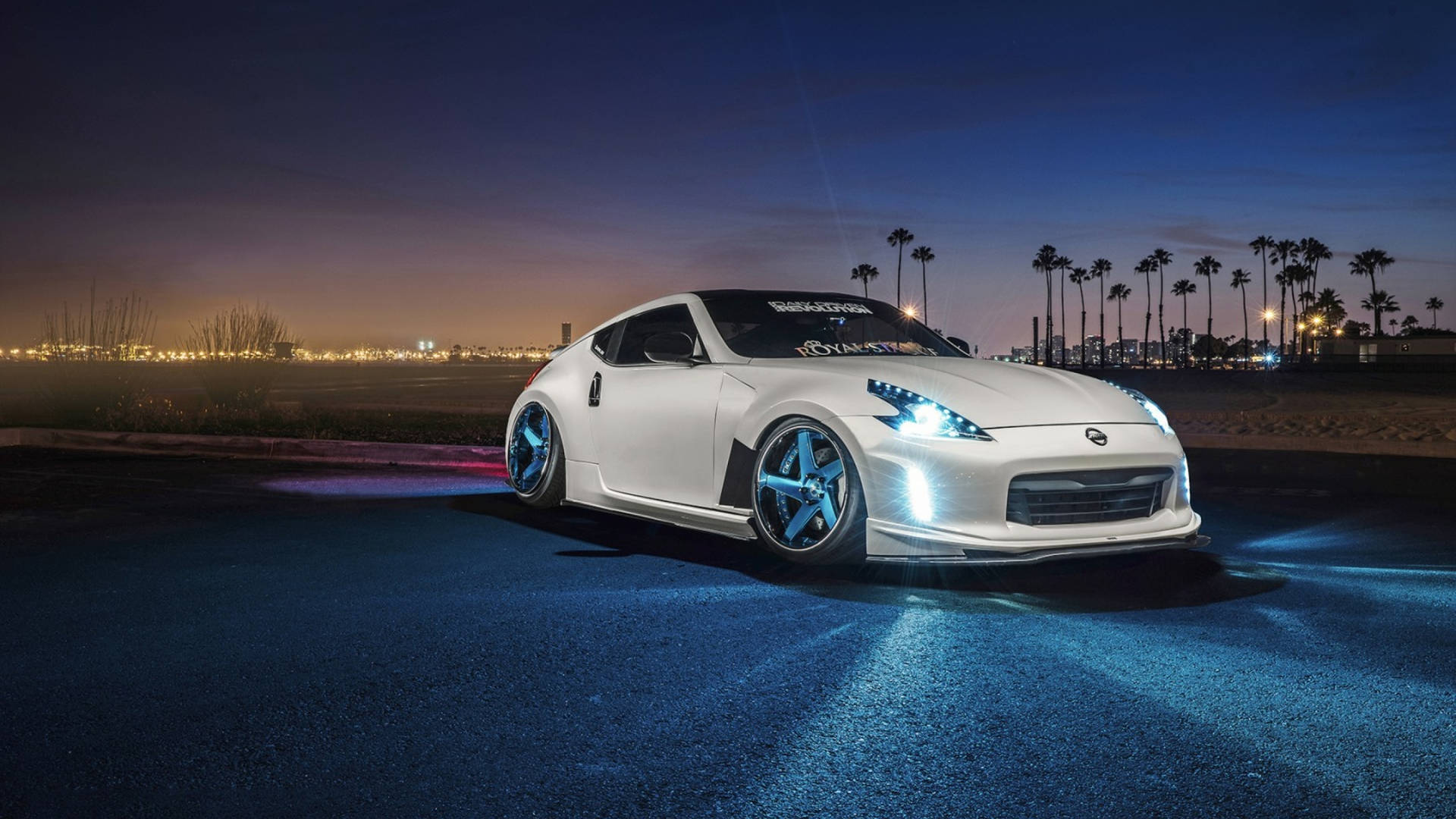 Enjoy The Premium Sporty Feel With The Nissan 370z Background