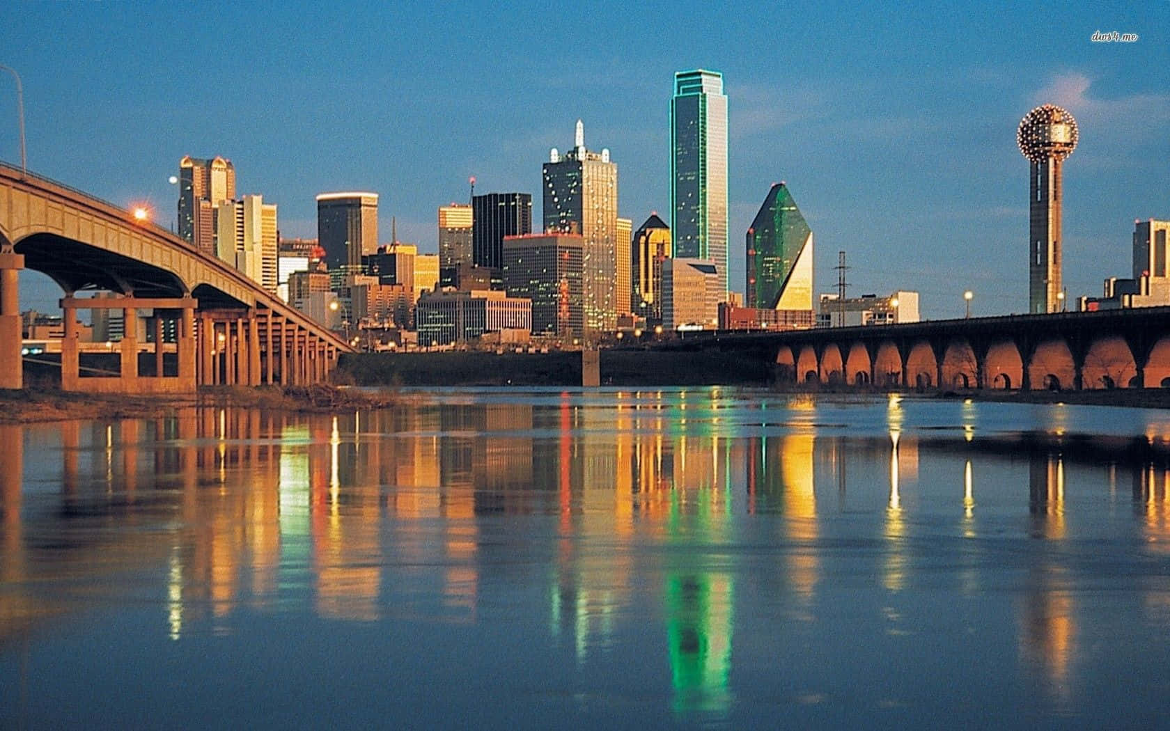 Enjoy The Skyline Of Dallas, Texas Background