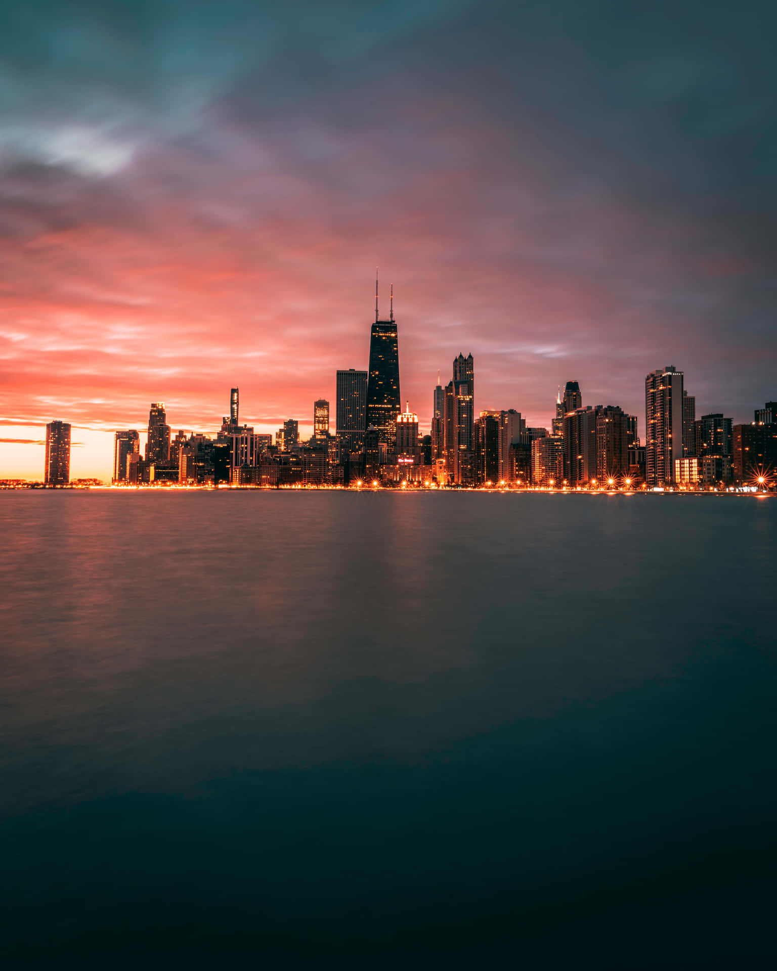 Enjoy The Sparkling Nightlife Of Chicago Background