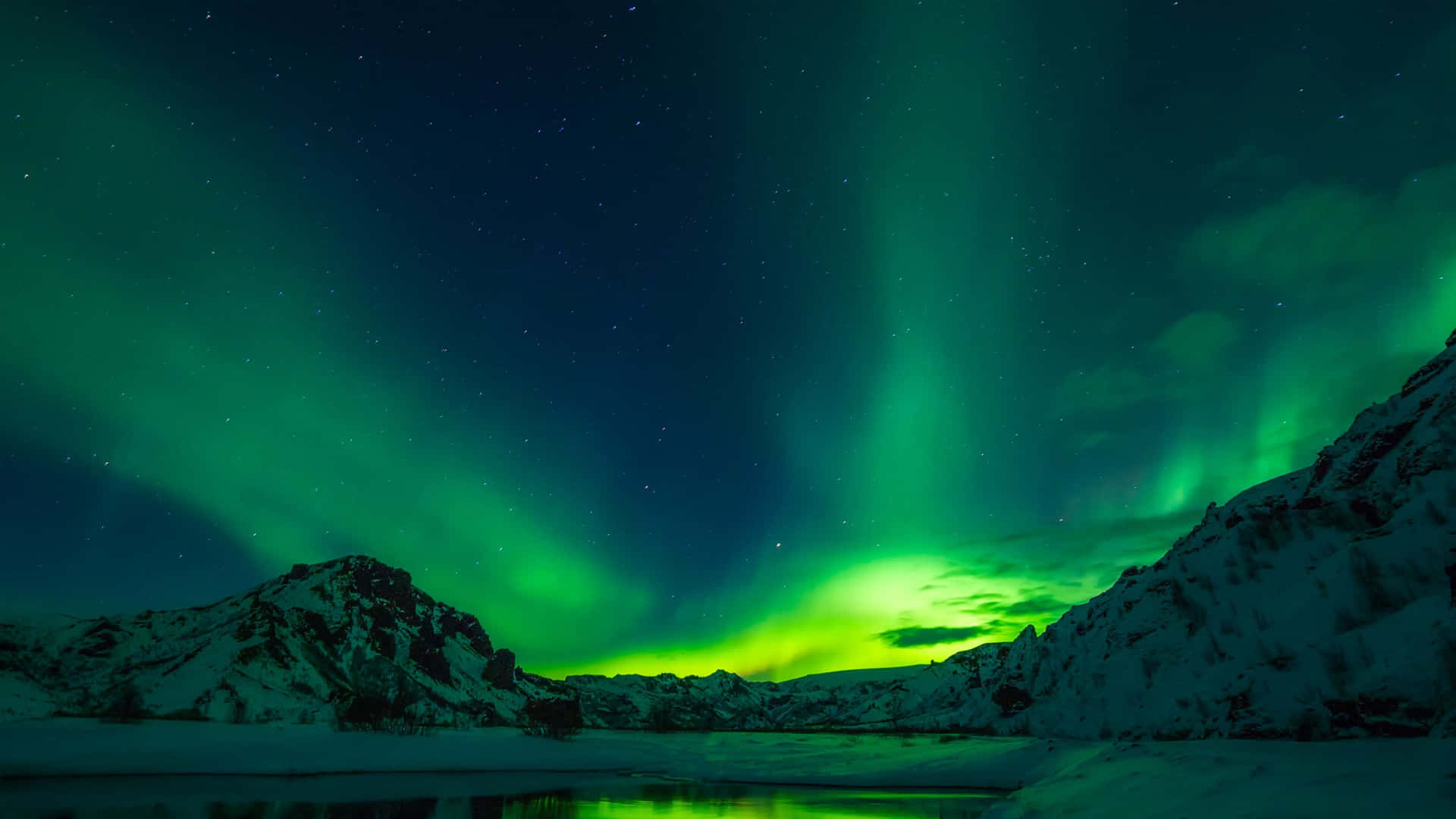 Enjoy The Stunning Beauty Of A Remote Countryside In Iceland