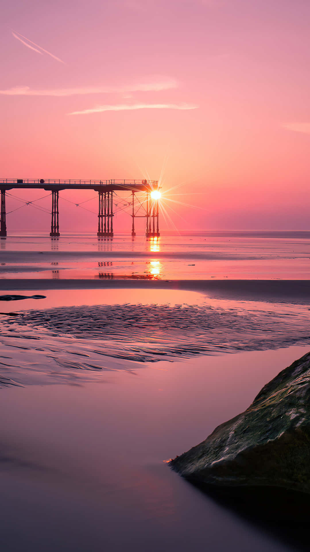 Enjoy The Tranquility Of Life At The Beach. Background