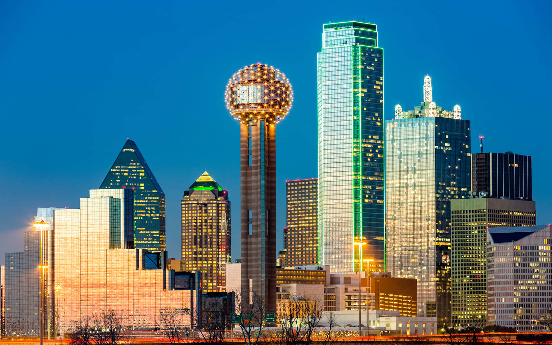Enjoy The Urban Energy Of Dallas Texas Background