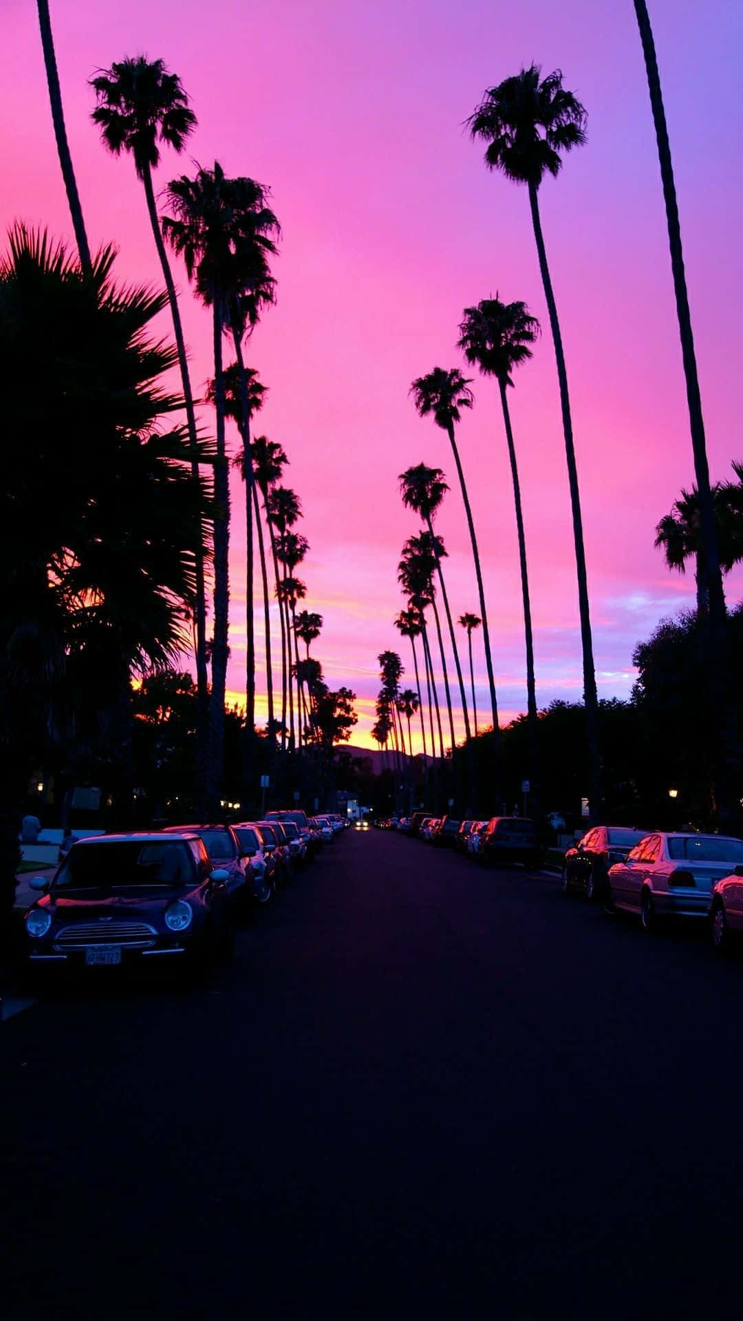 Enjoy The Vibrant Skyline And Views Of Los Angeles With An Iphone Background