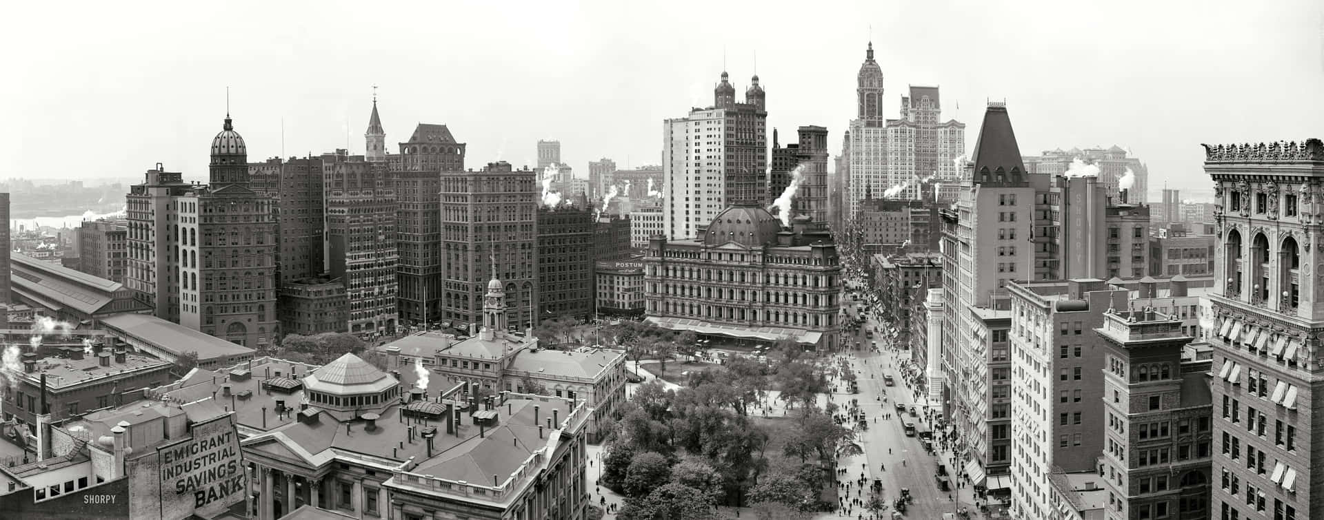 Enjoying The Hustle And Bustle Of Old New York City Background