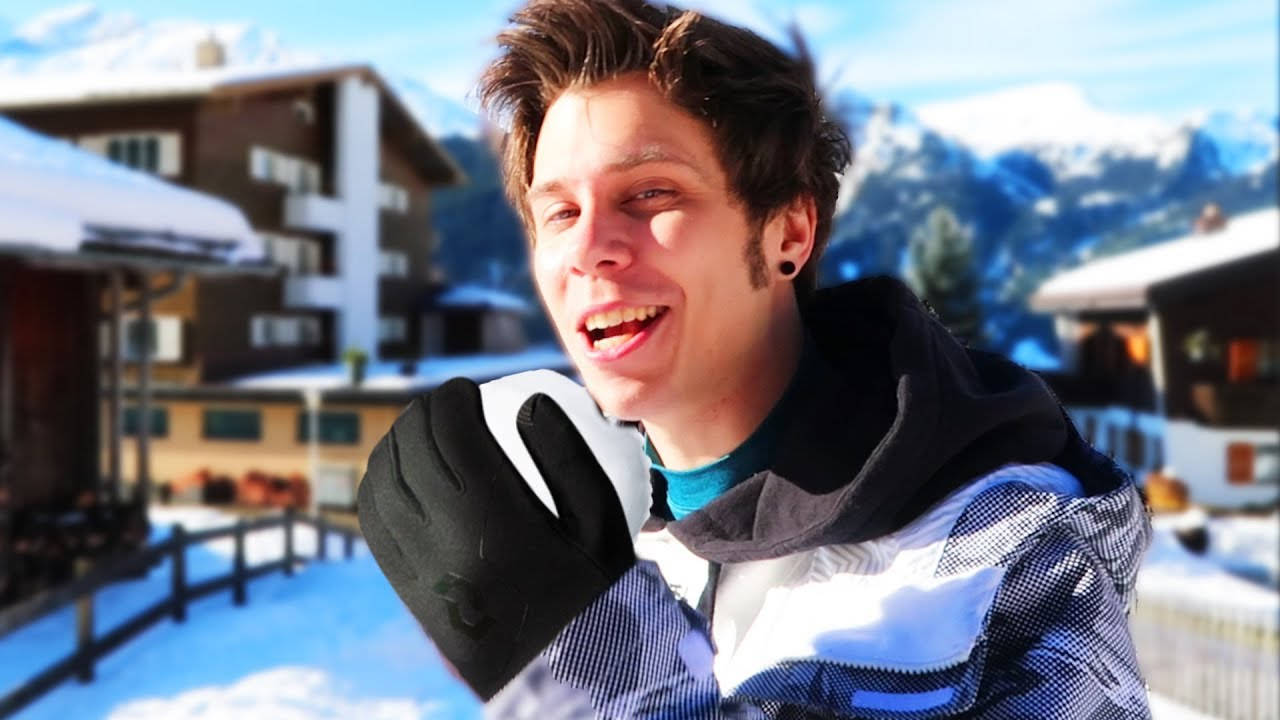 Enjoying The Snow: El Rubiusomg Having Some Fun In The Snow