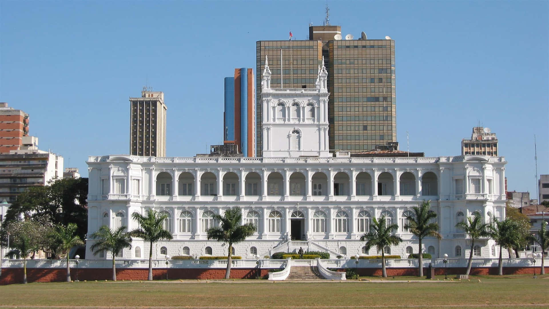 Entirety Of Palacio De Lopez In Asuncion Background