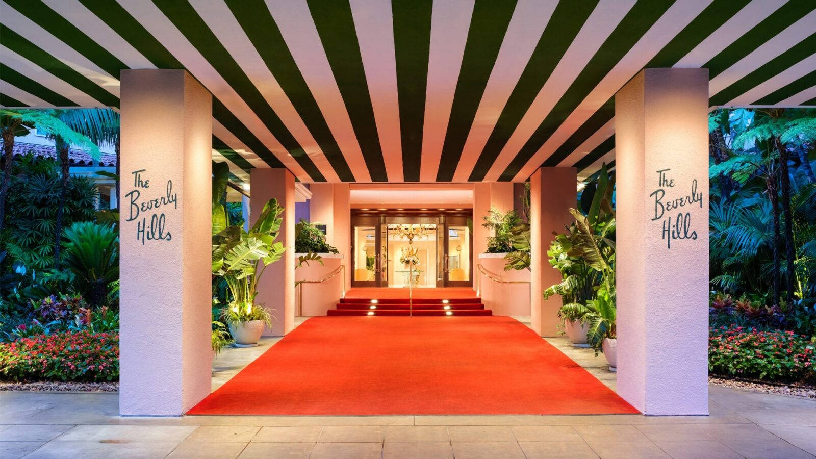 Entrance Way To Beverly Hills Hotel Background