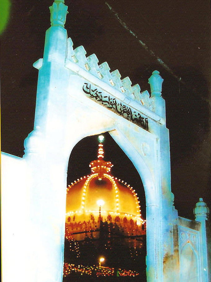 Entrancing Gateway To The Spiritual Ajmer Shrine Background