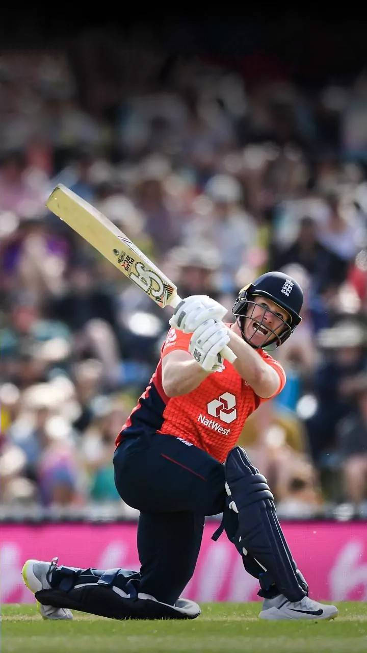 Eoin Morgan Lowered Body Stance Background