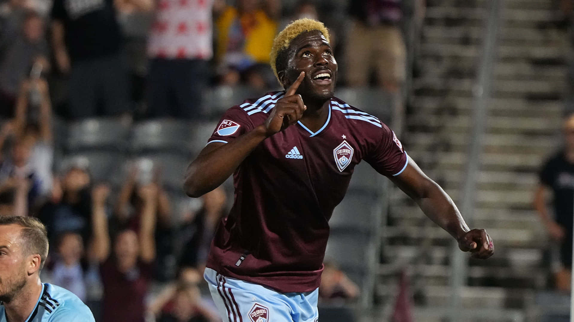 Epic Photo Of Gyasi Zardes Background