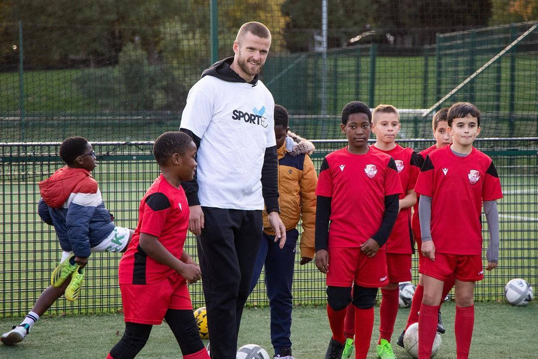 Eric Dier With Kids Background