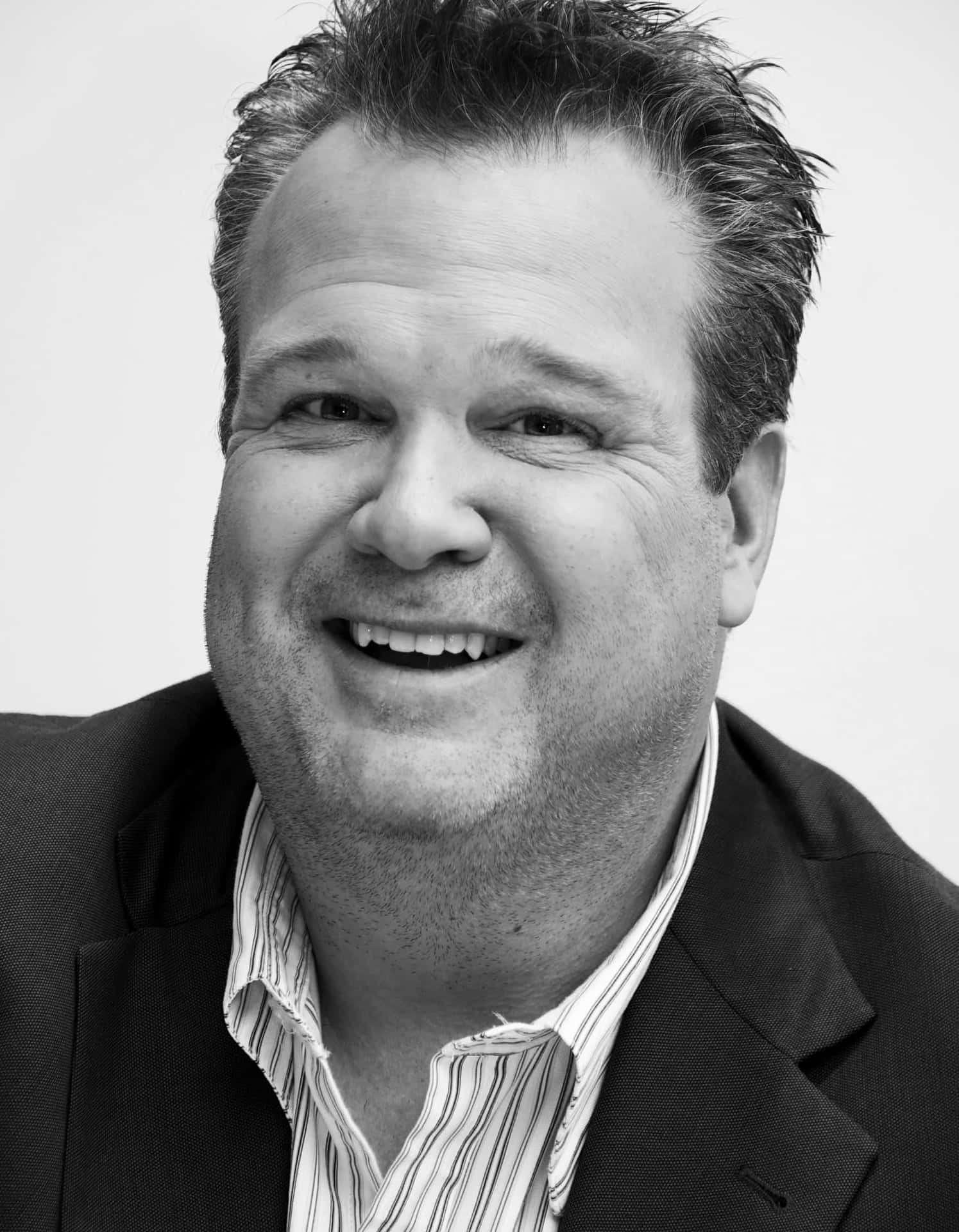 Eric Stonestreet 1768 X 2271 Background