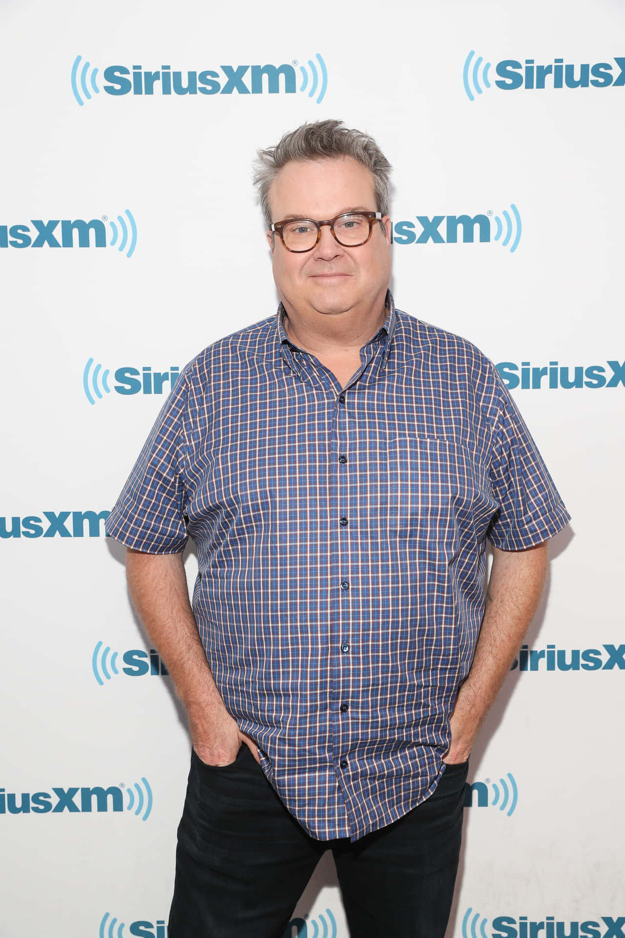Eric Stonestreet 2000 X 3000 Background