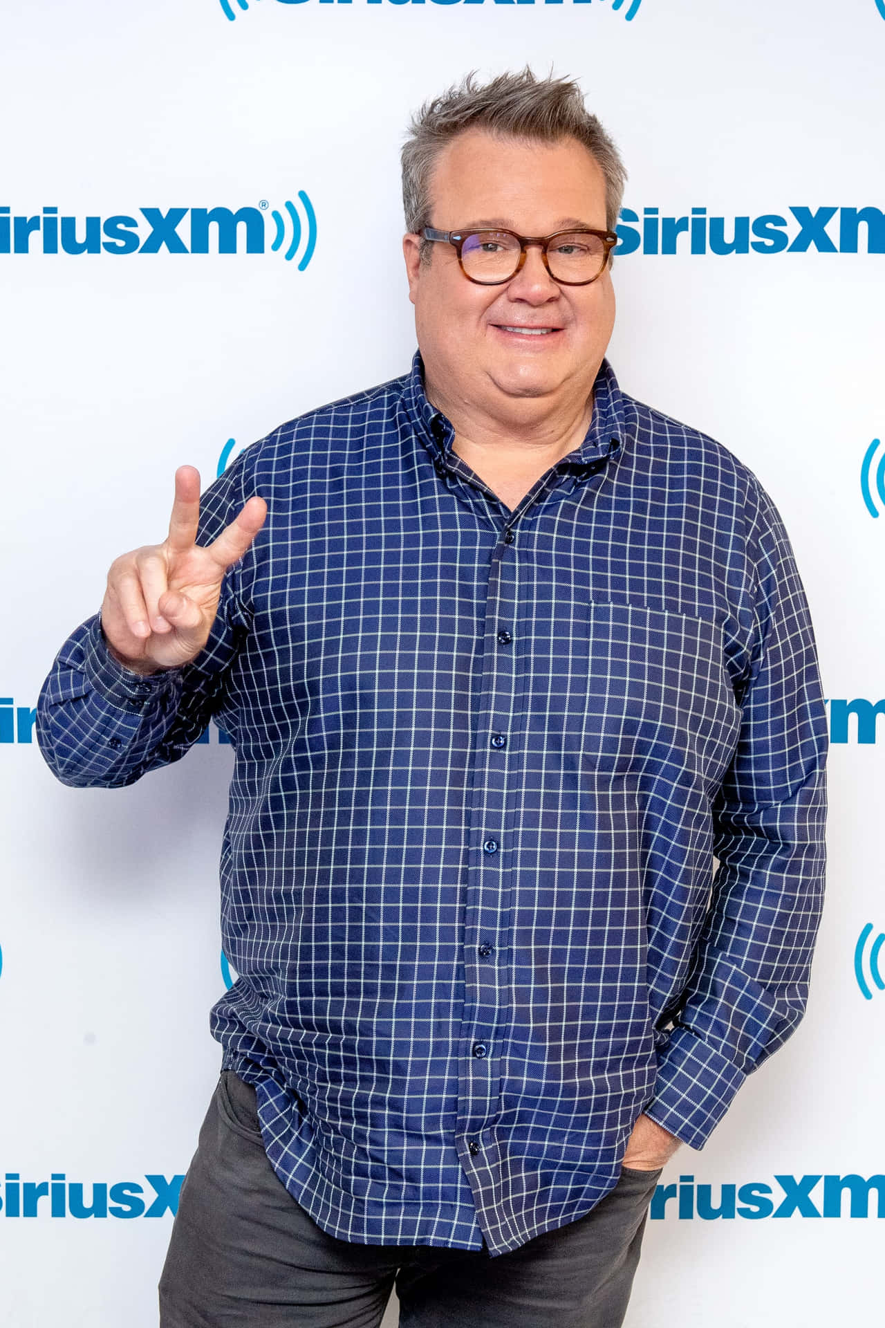 Eric Stonestreet 2048 X 3072 Background