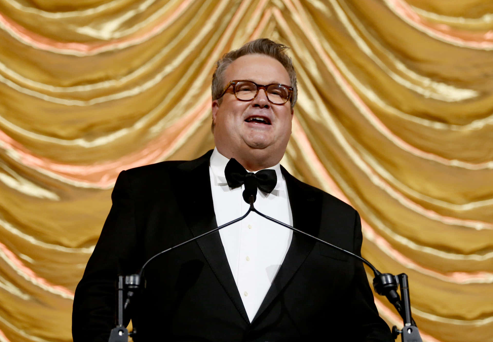 Eric Stonestreet 4217 X 2926 Background