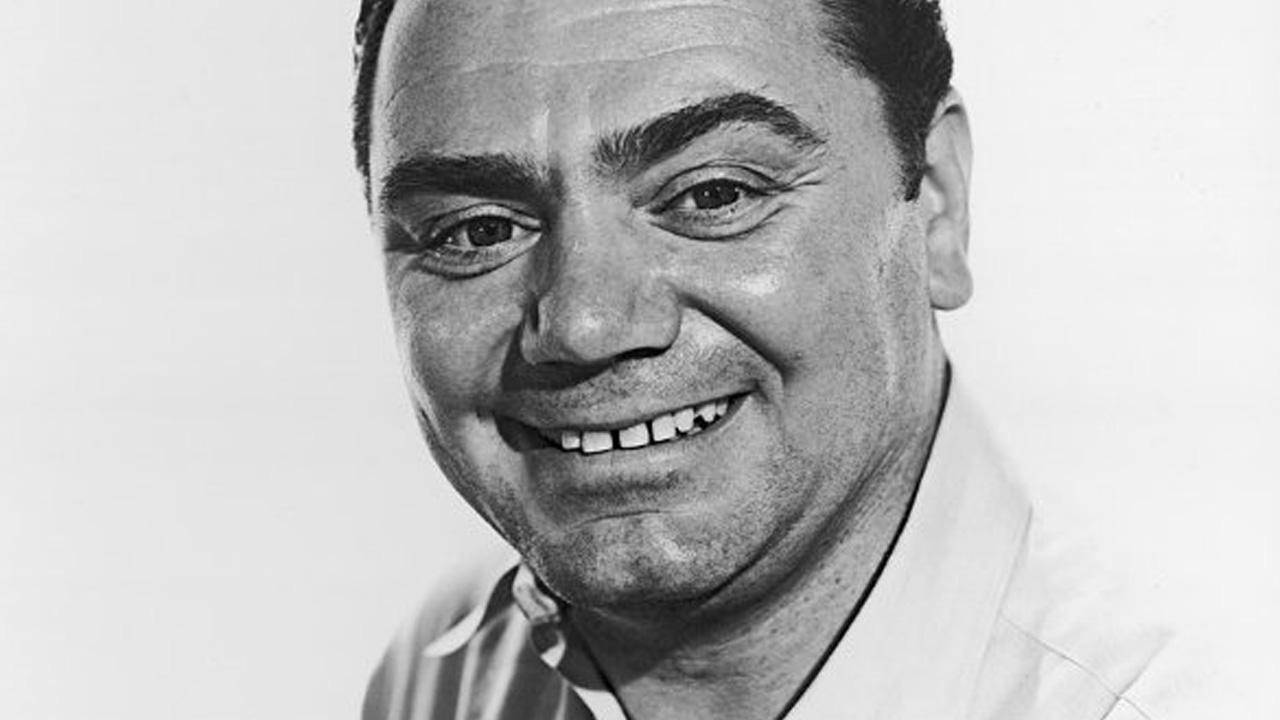 Ernest Borgnine Simple Monochrome Portrait Background