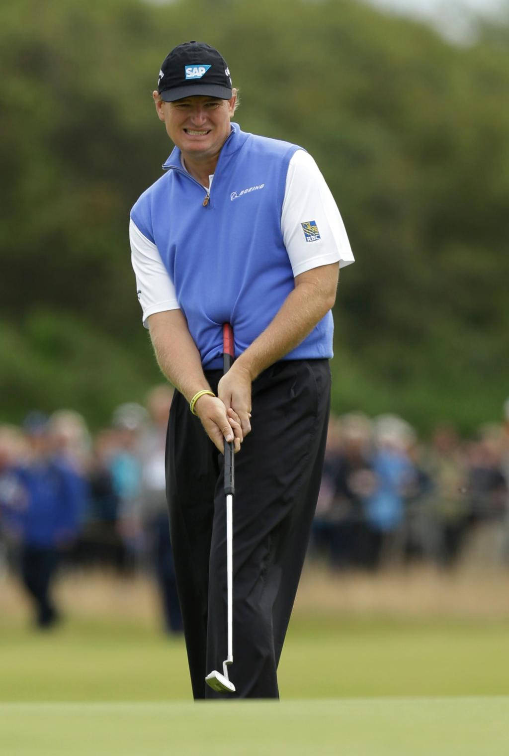 Ernie Els Golf Putt Background