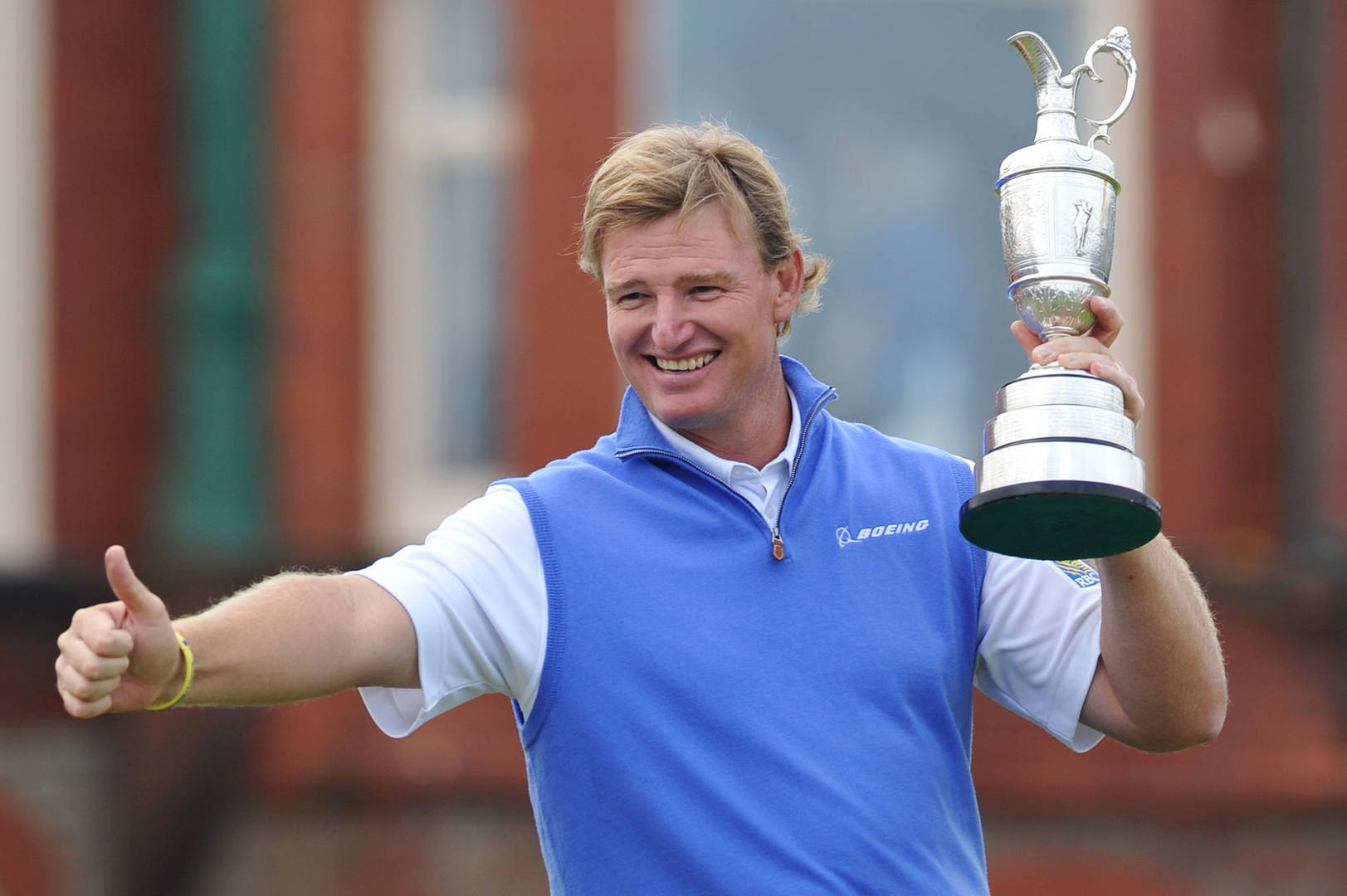 Ernie Els Golf Trophy Background