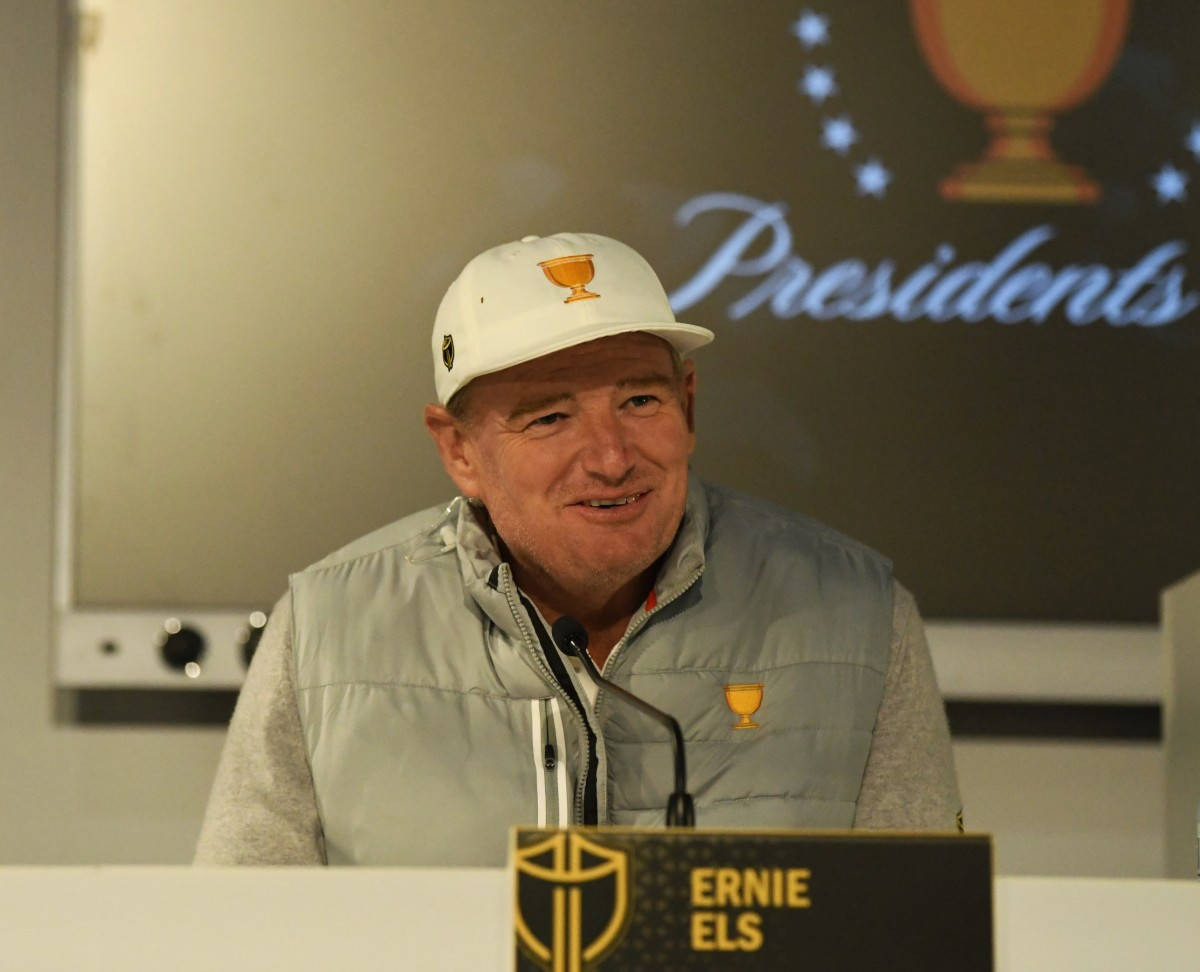 Ernie Els Press Conference Background