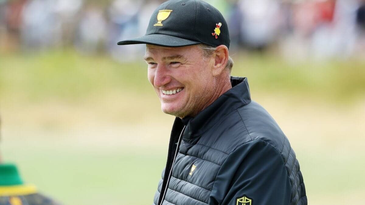 Ernie Els Smile Background