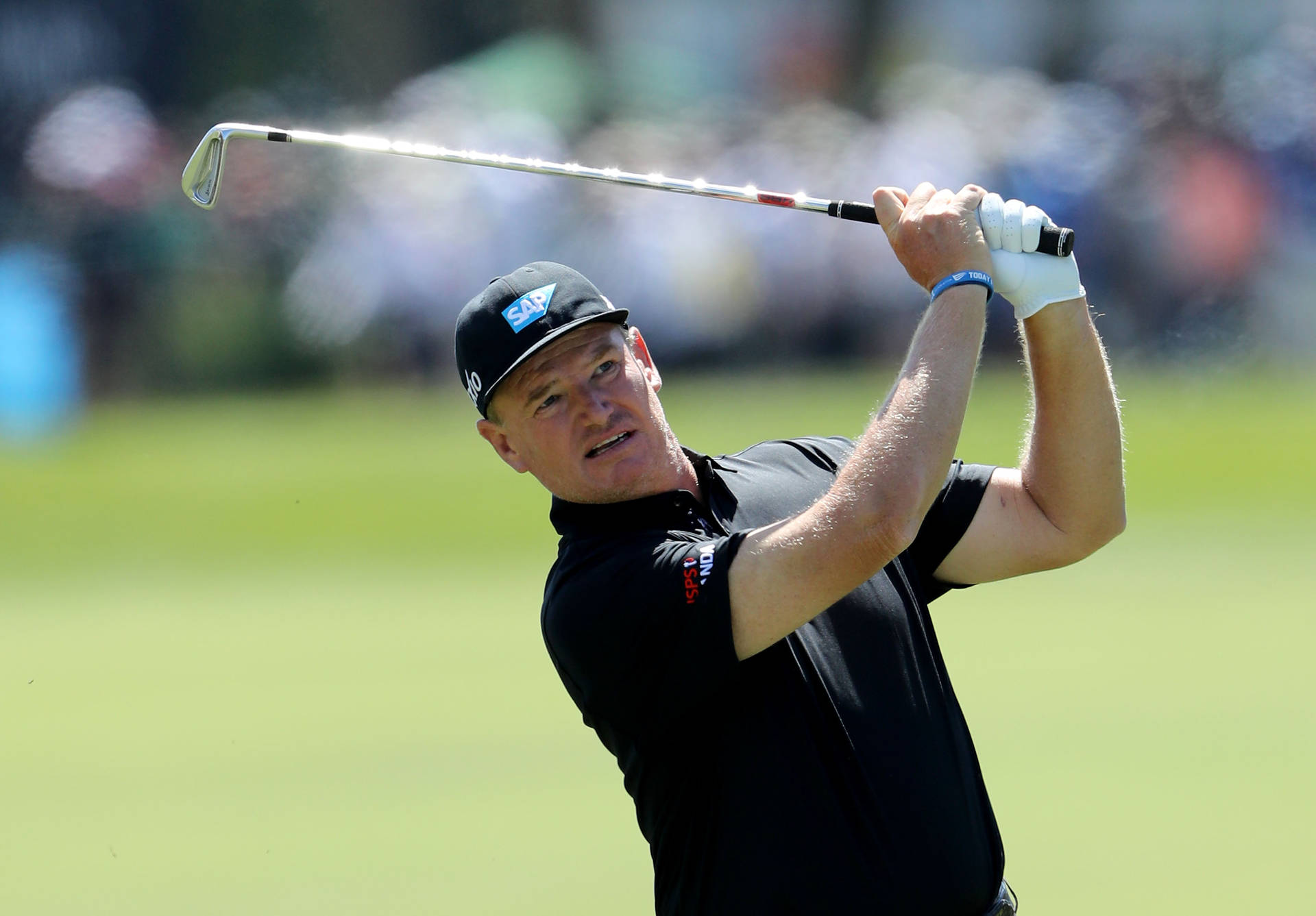 Ernie Els Swinging Golf Club Background