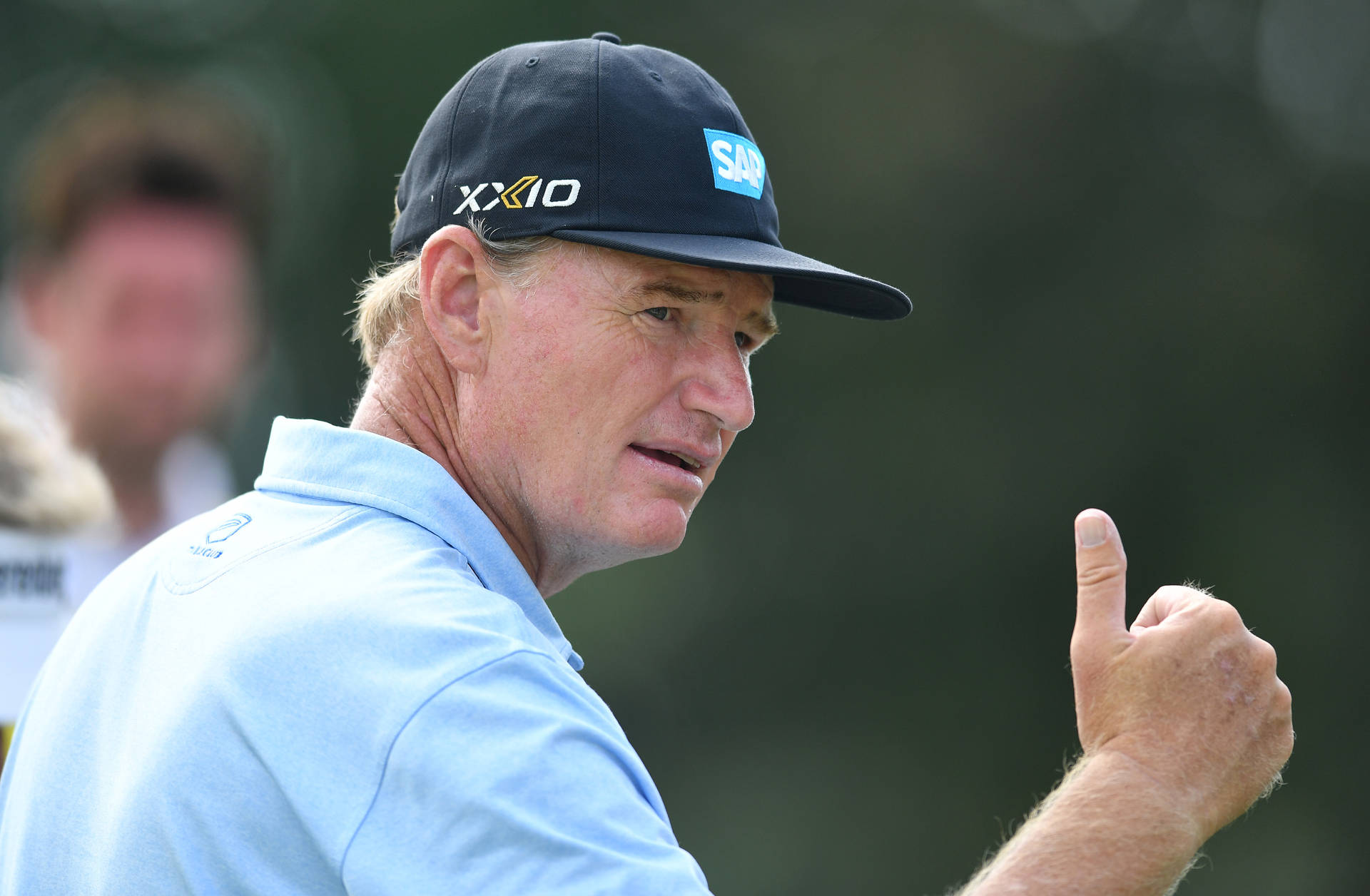 Ernie Els Thumbs Up Background