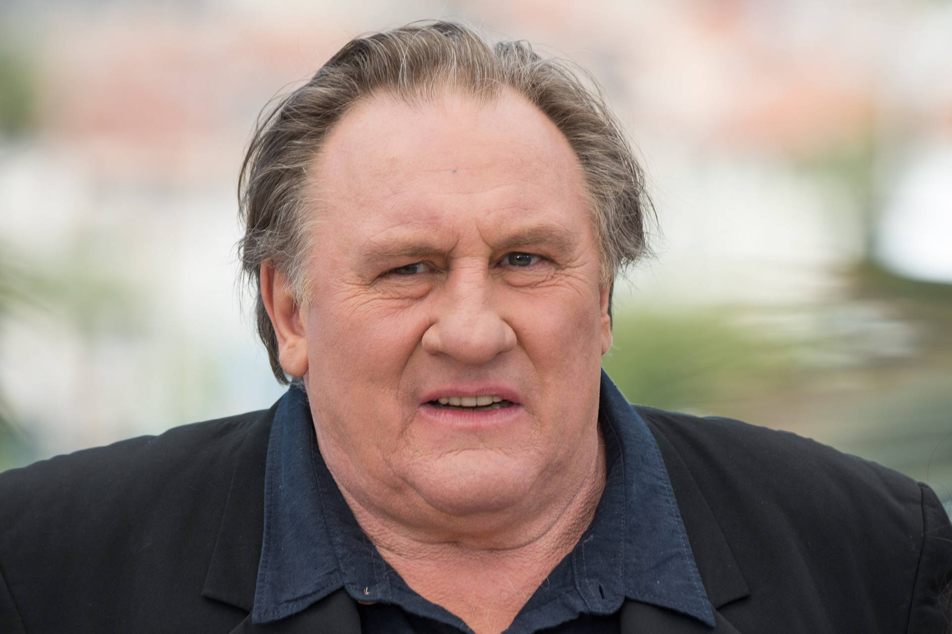 Esteemed French Actor Gérard Depardieu Background