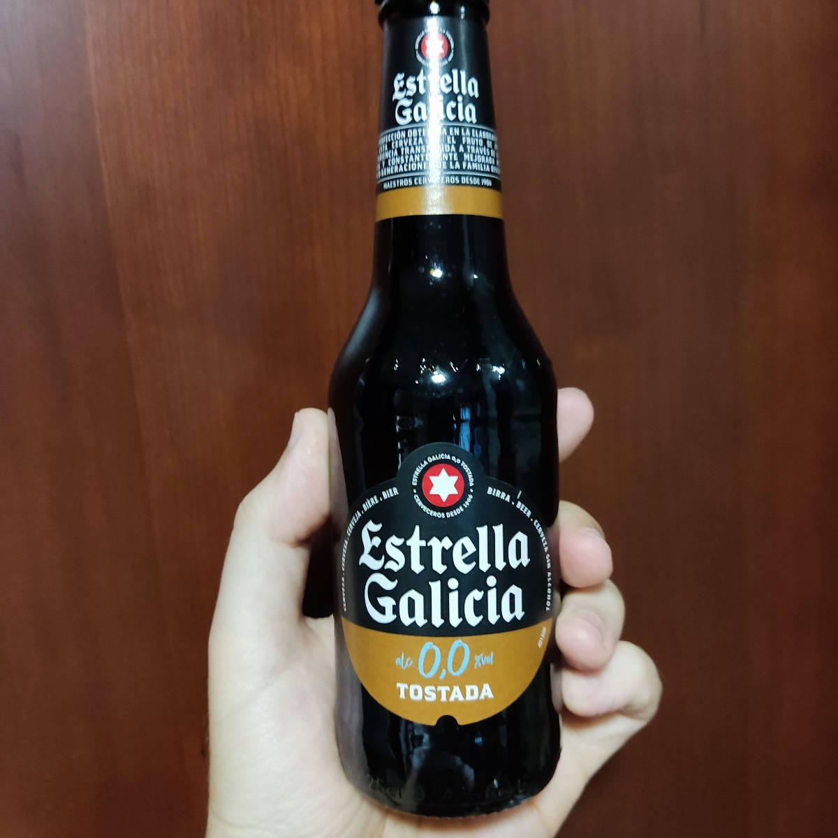 Estrella Galicia Dark In A Bottle Background