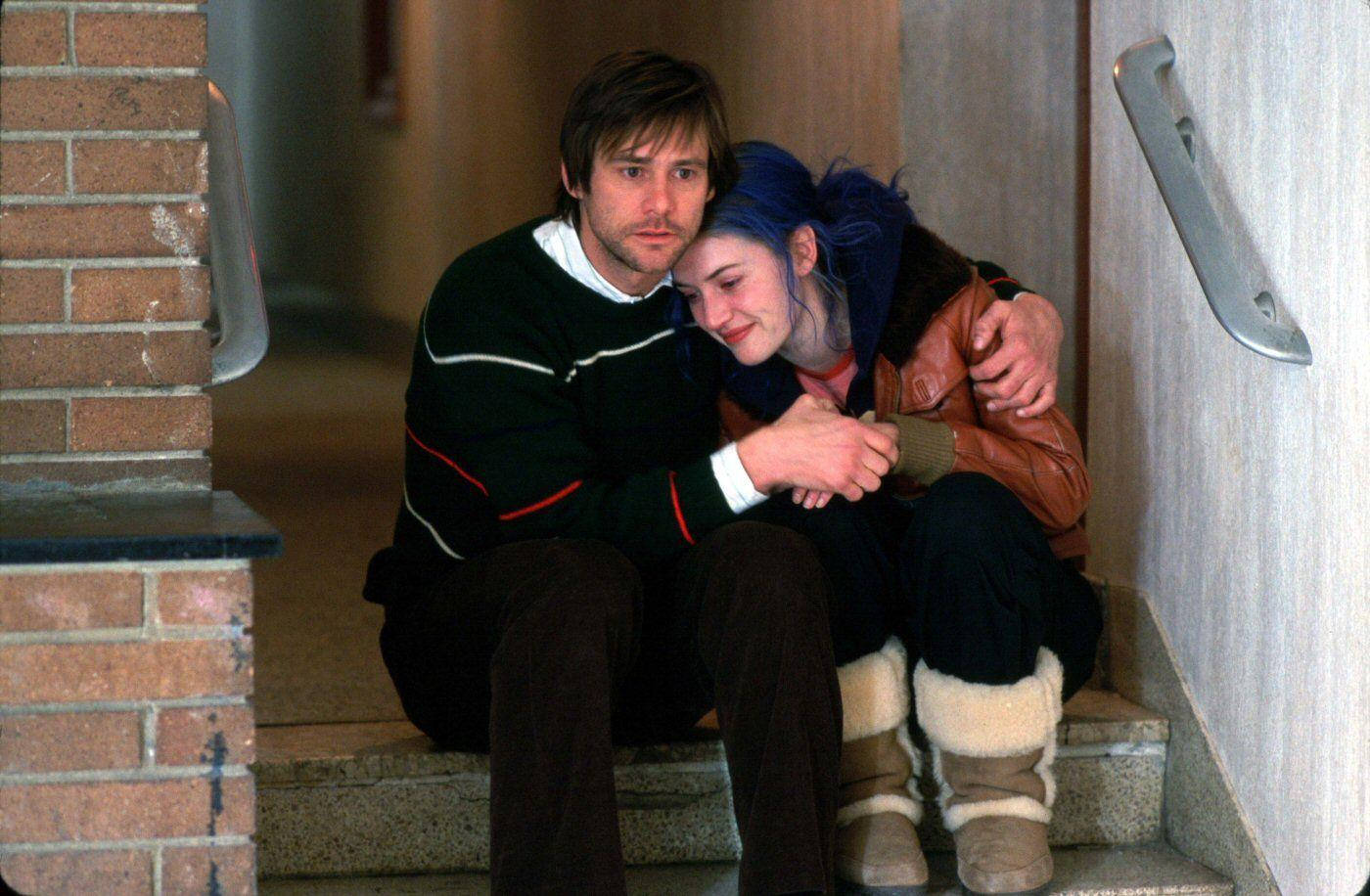 Eternal Sunshine Of The Spotless Mind Hug Scene Background