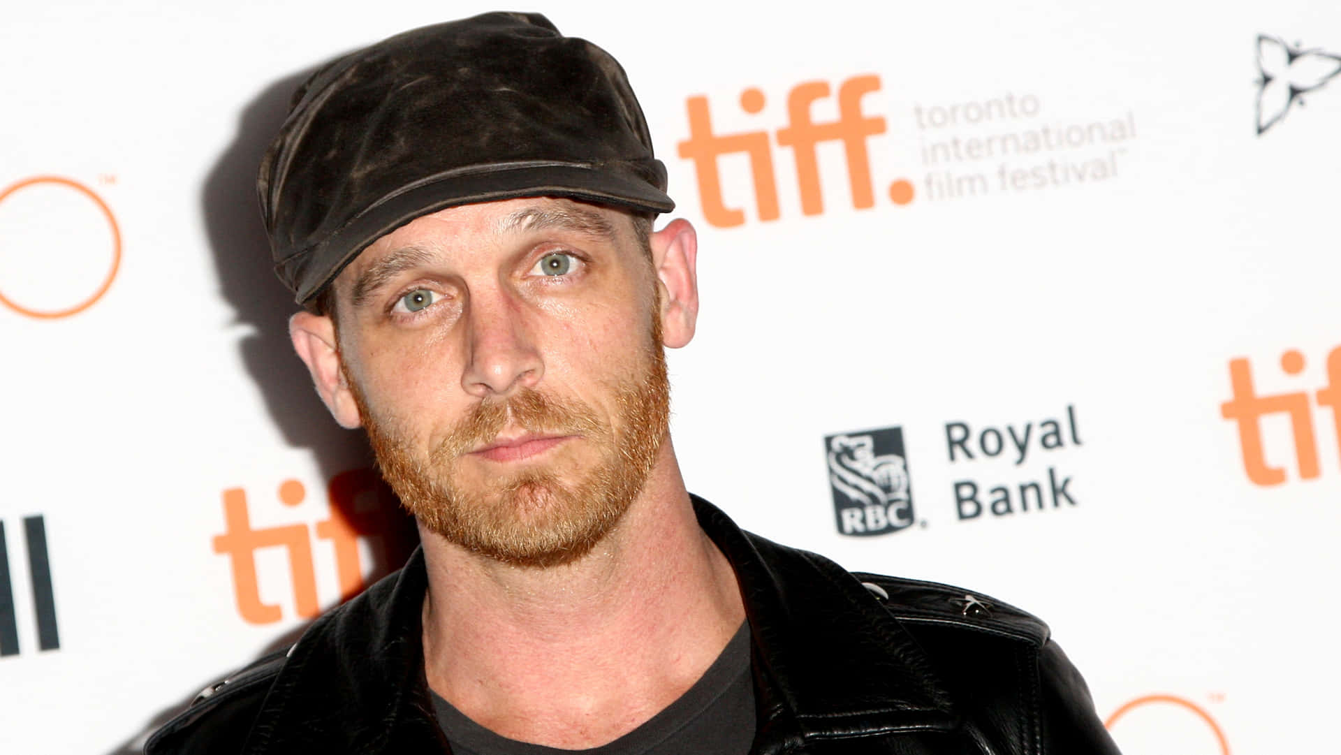 Ethan Embry 2500 X 1407 Background