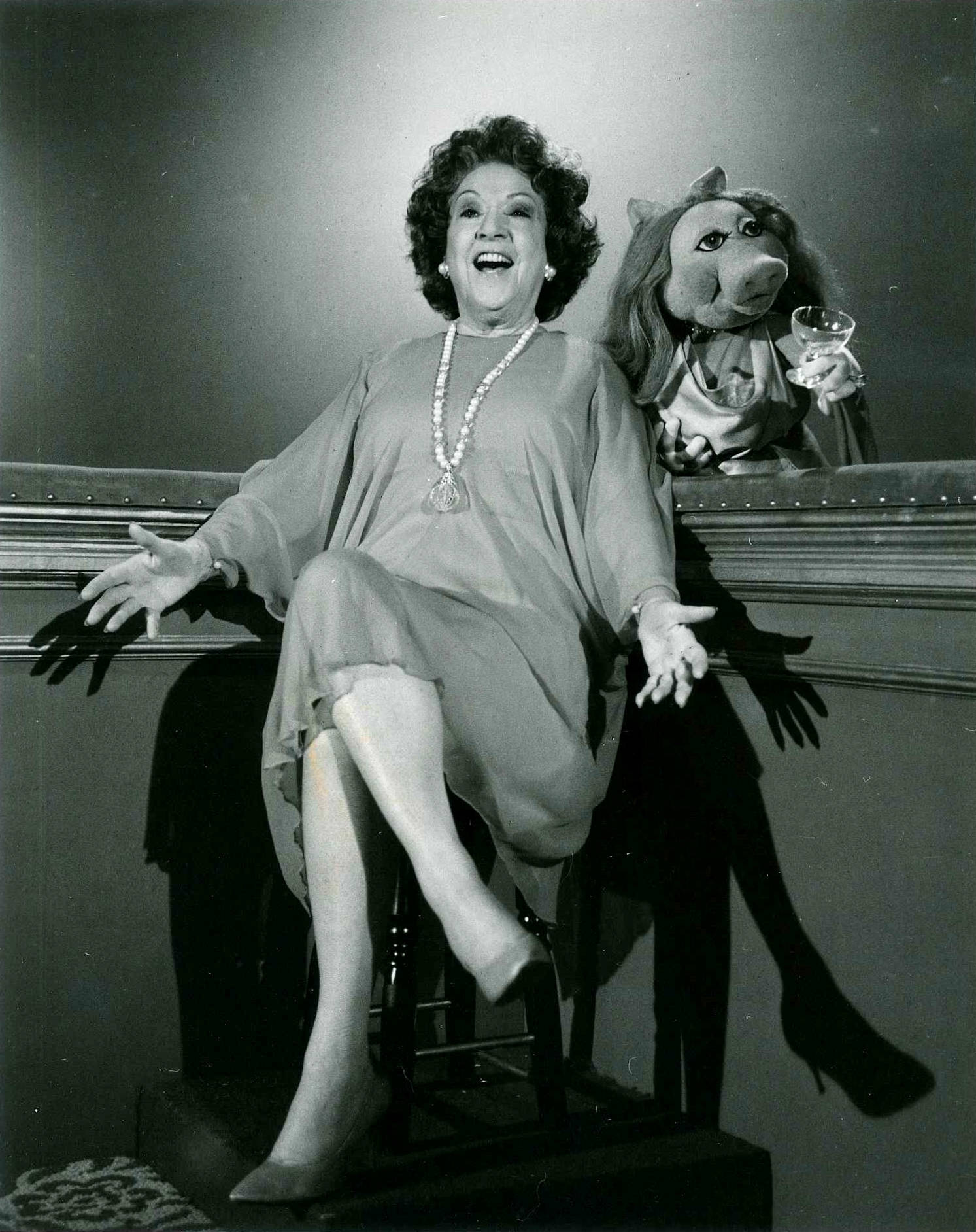 Ethel Merman In The Muppet Show Background