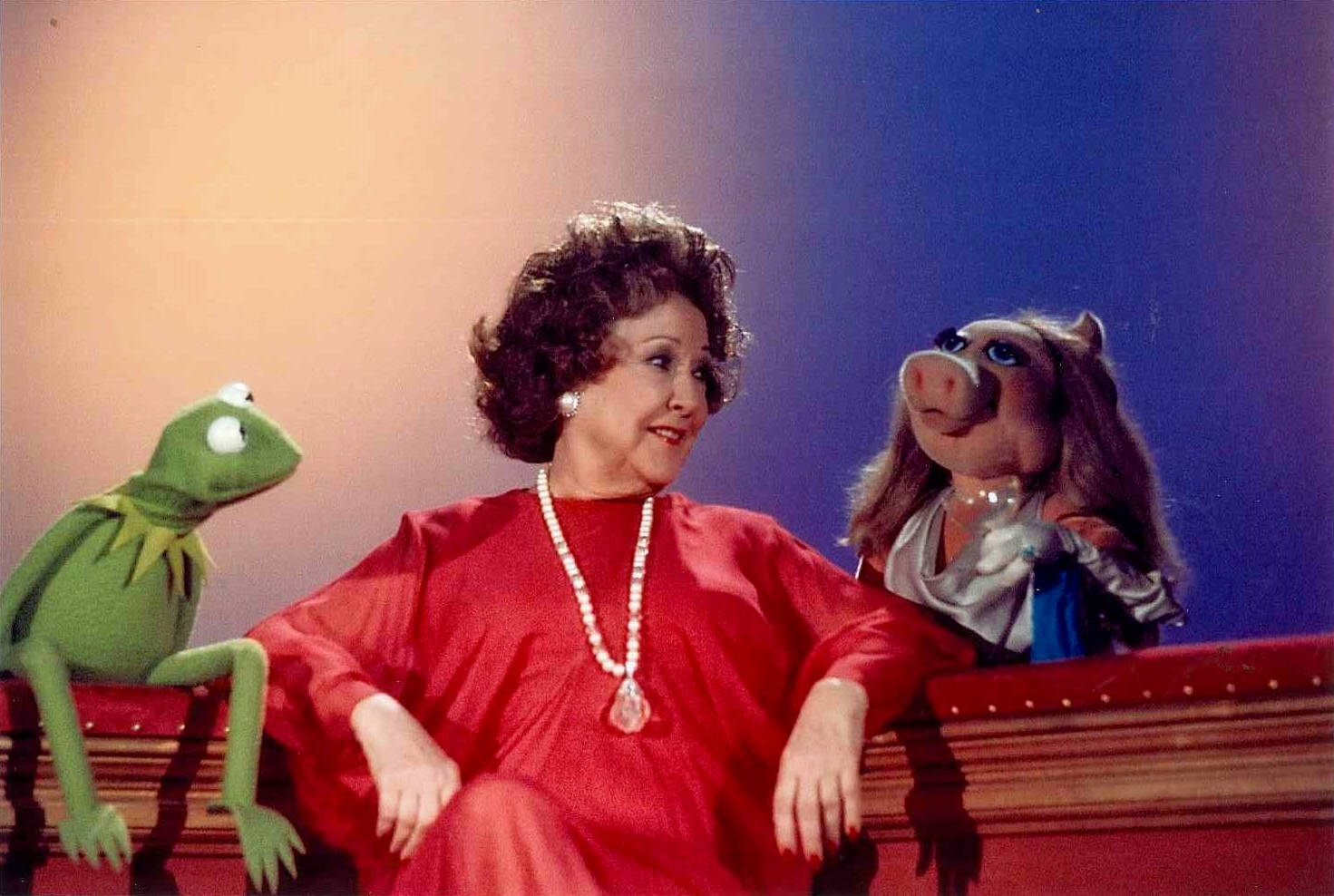 Ethel Merman The Muppet Show Kermit And Piggy Background